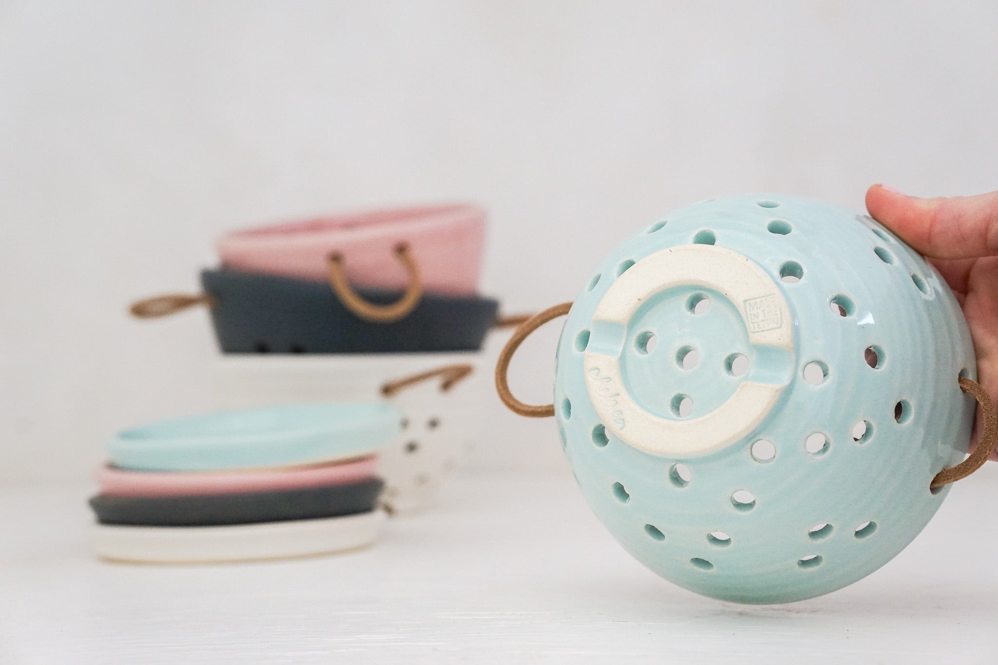 Small Berry bowl / water tray