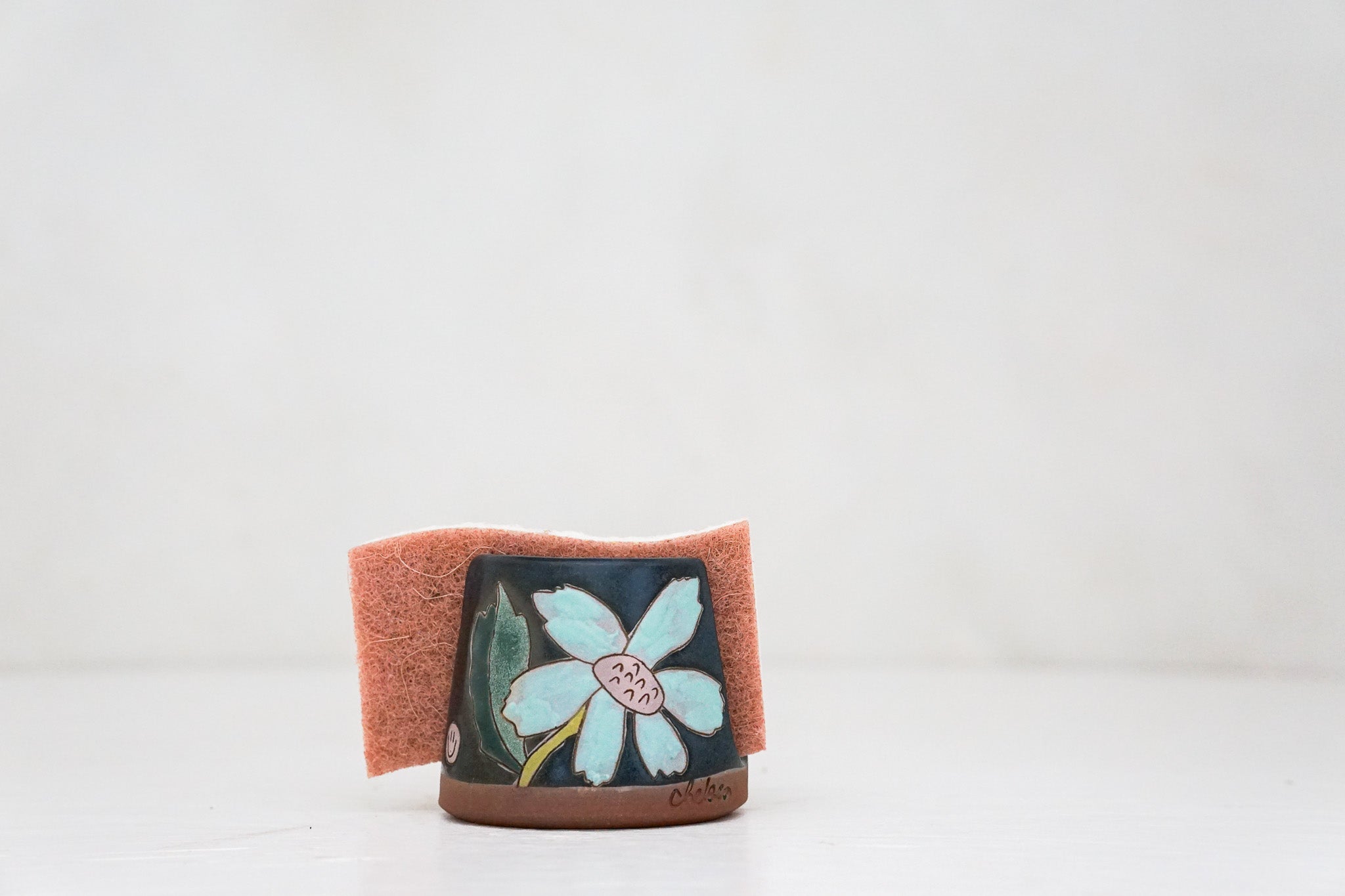 Flower sponge holder in Darby*