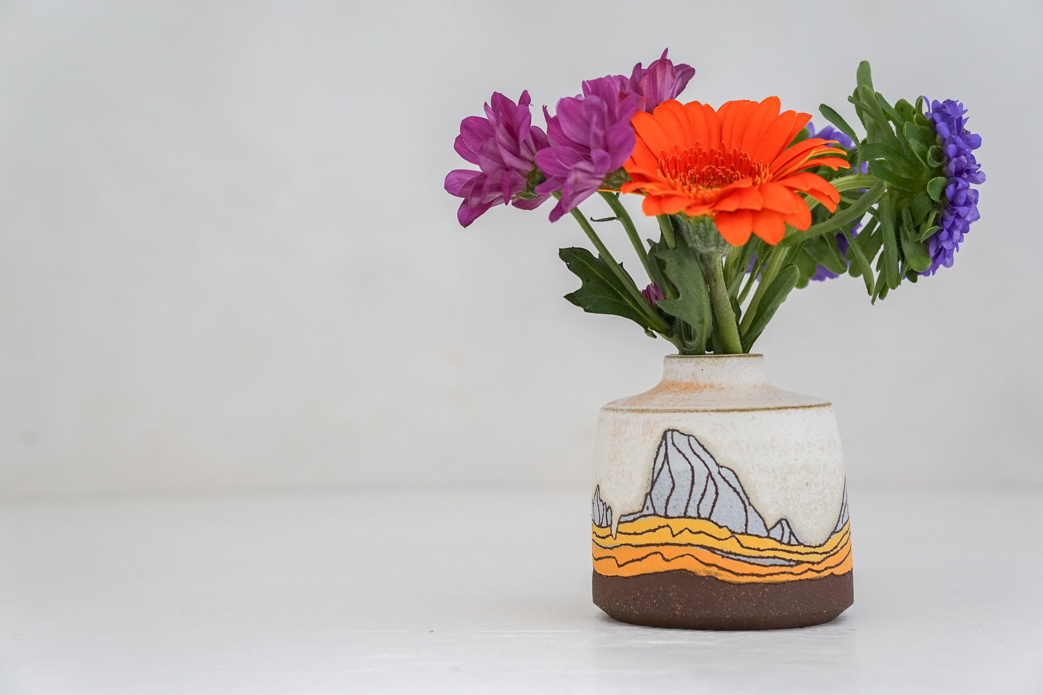W Teton Yellows in Dusk Budvase