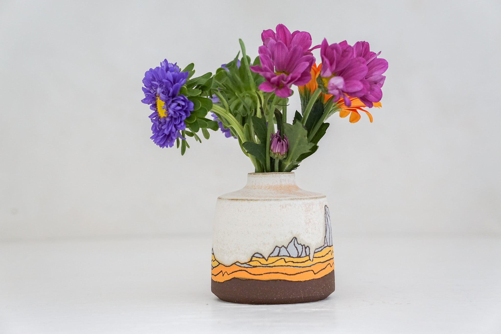 W Teton Yellows in Dusk Budvase