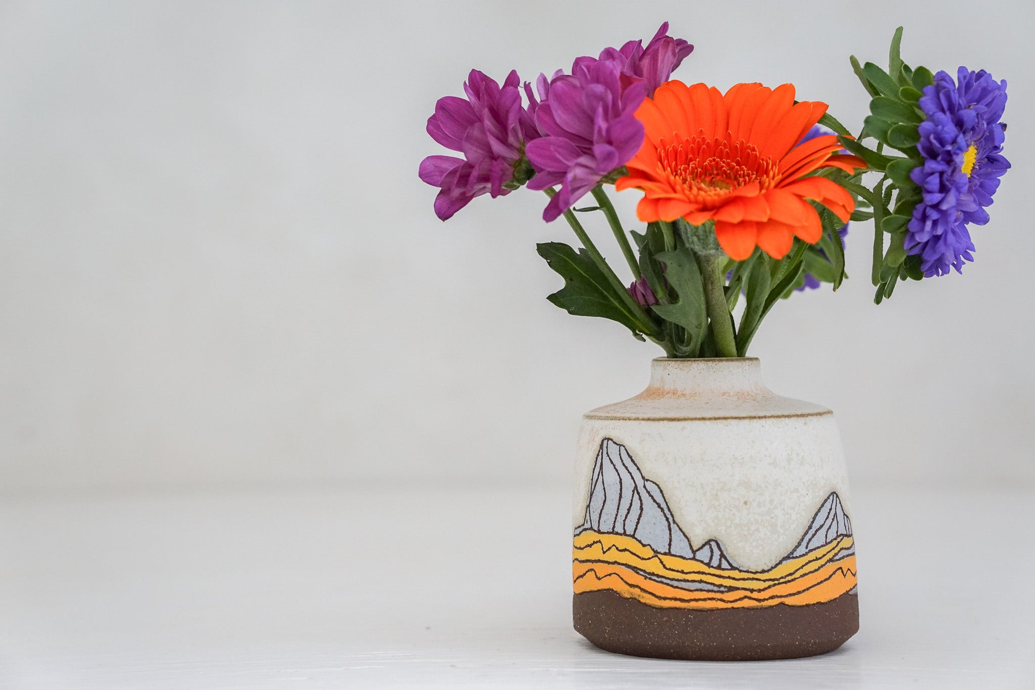 W Teton Yellows in Dusk Budvase
