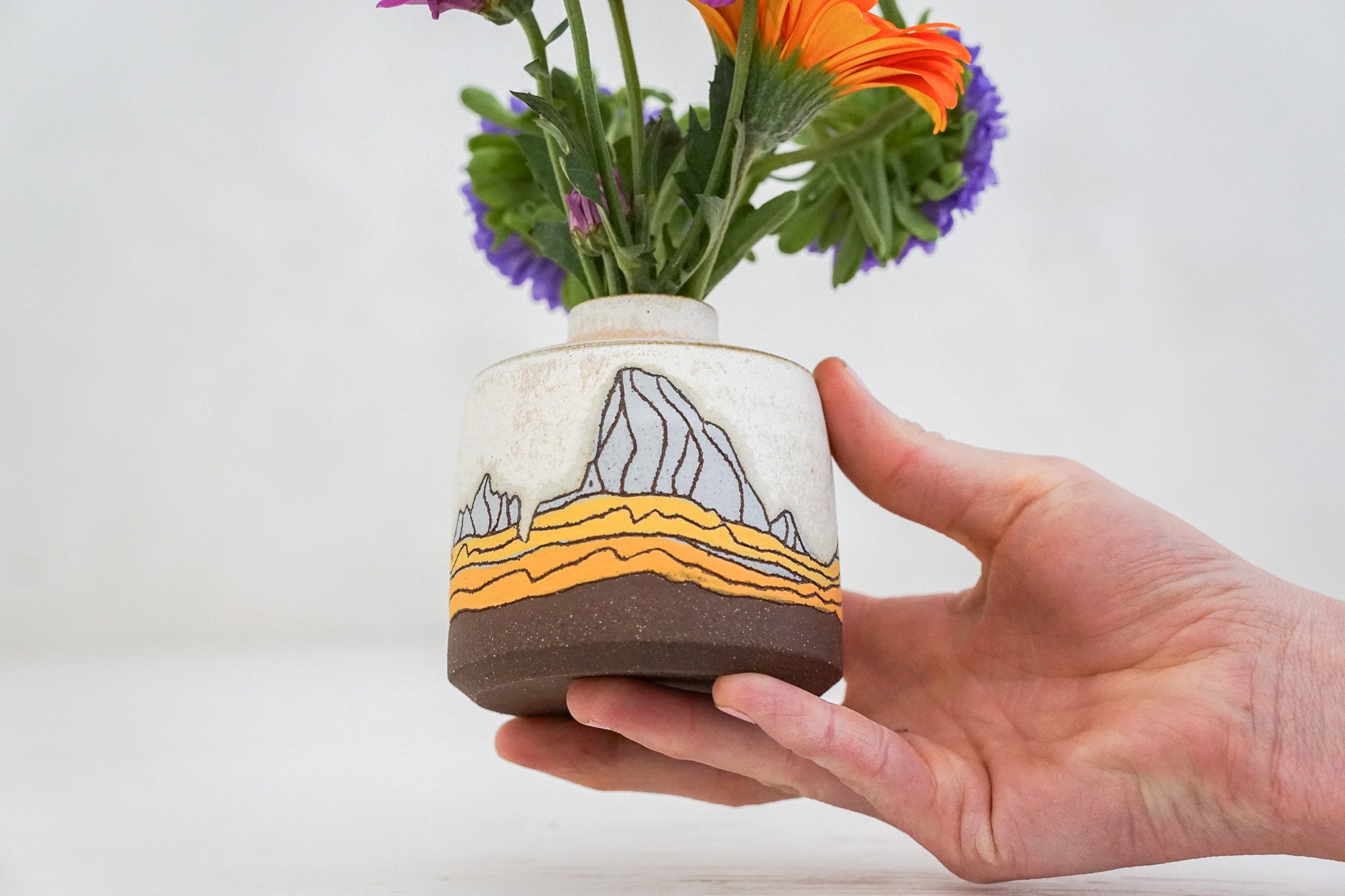 W Teton Yellows in Dusk Budvase