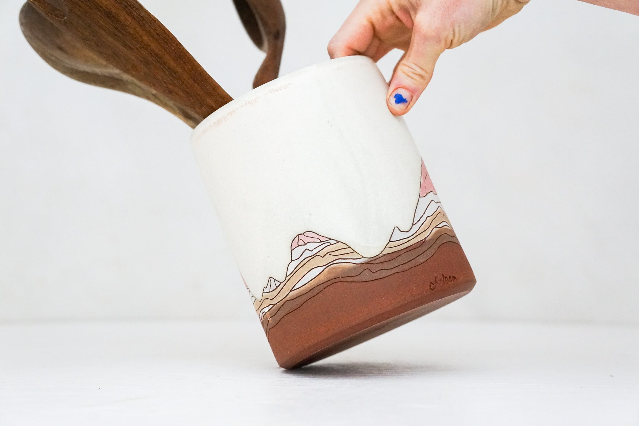 E Teton Utensil Crock in Bone