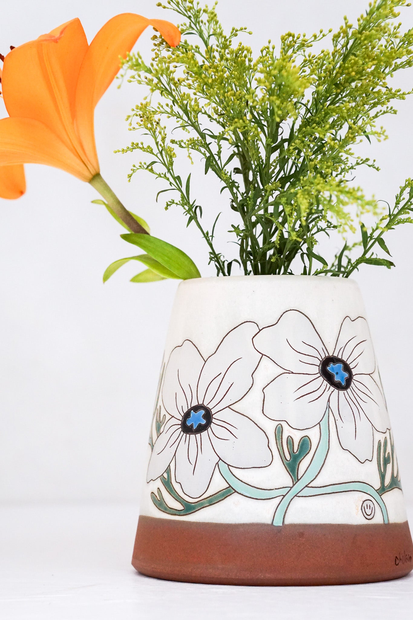 Anemone Flower Utensil Crock/ Vase in Bone