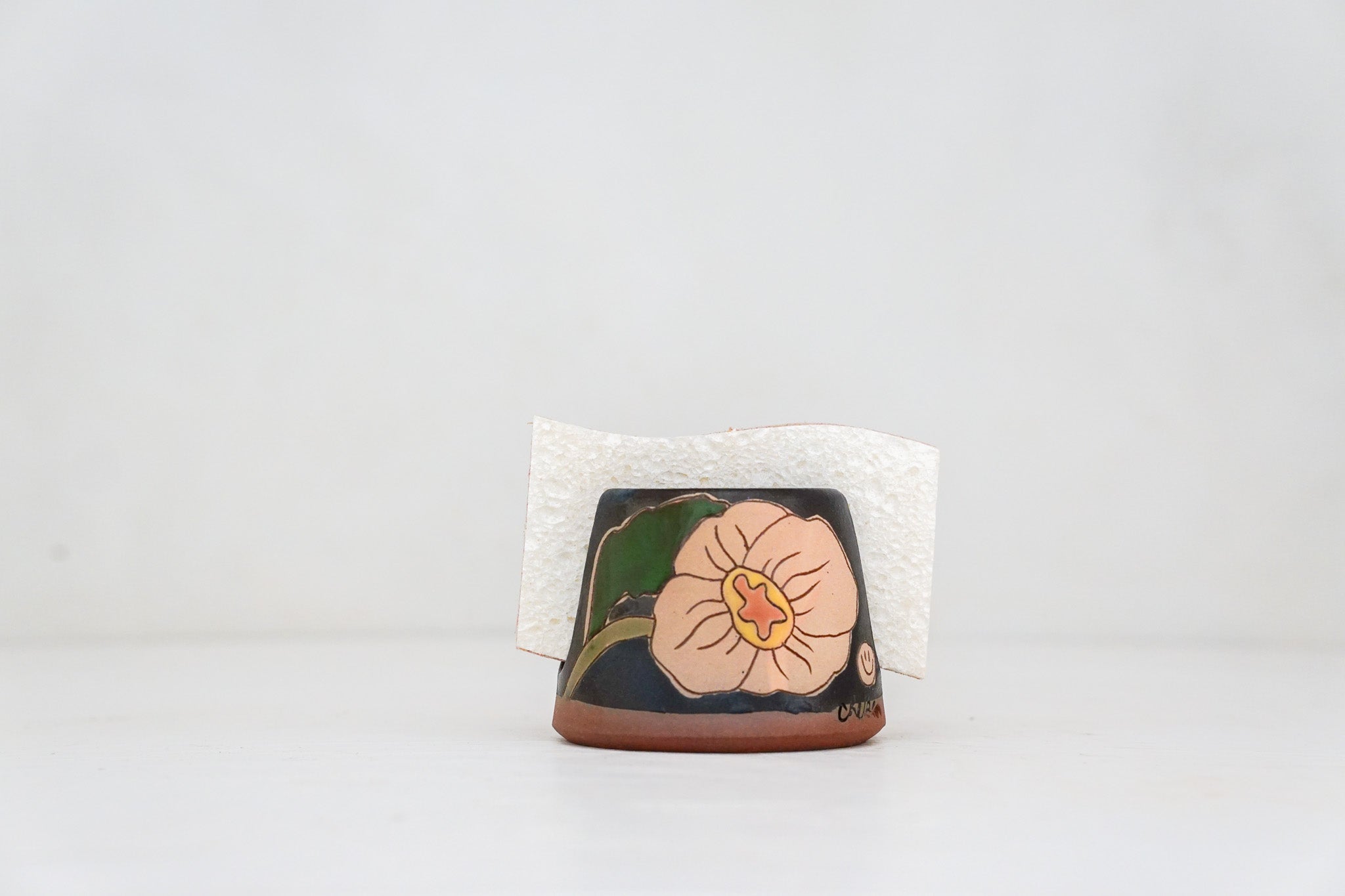 Poppy Sponge Holder in Darby
