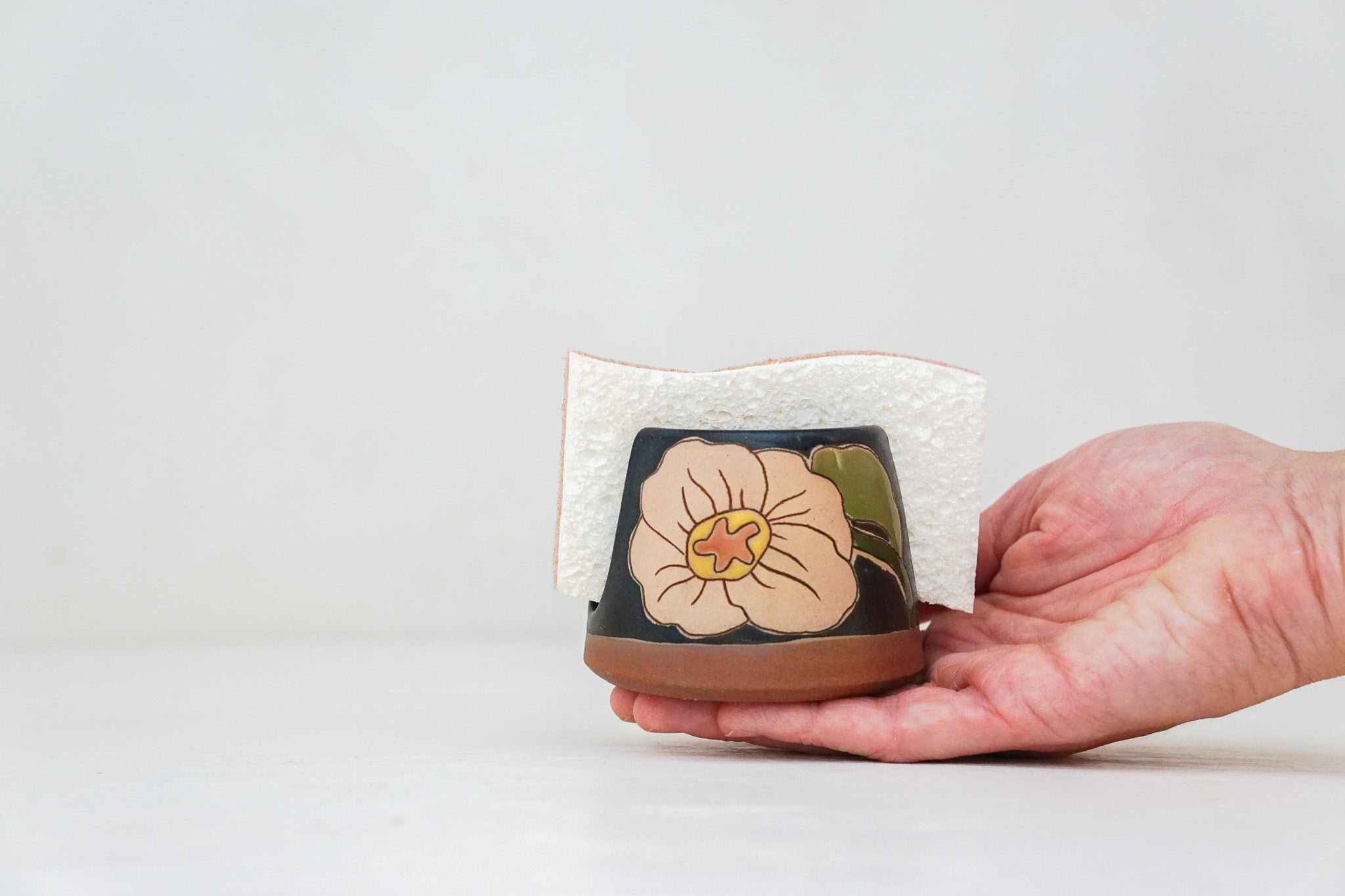 Poppy Sponge Holder in Darby