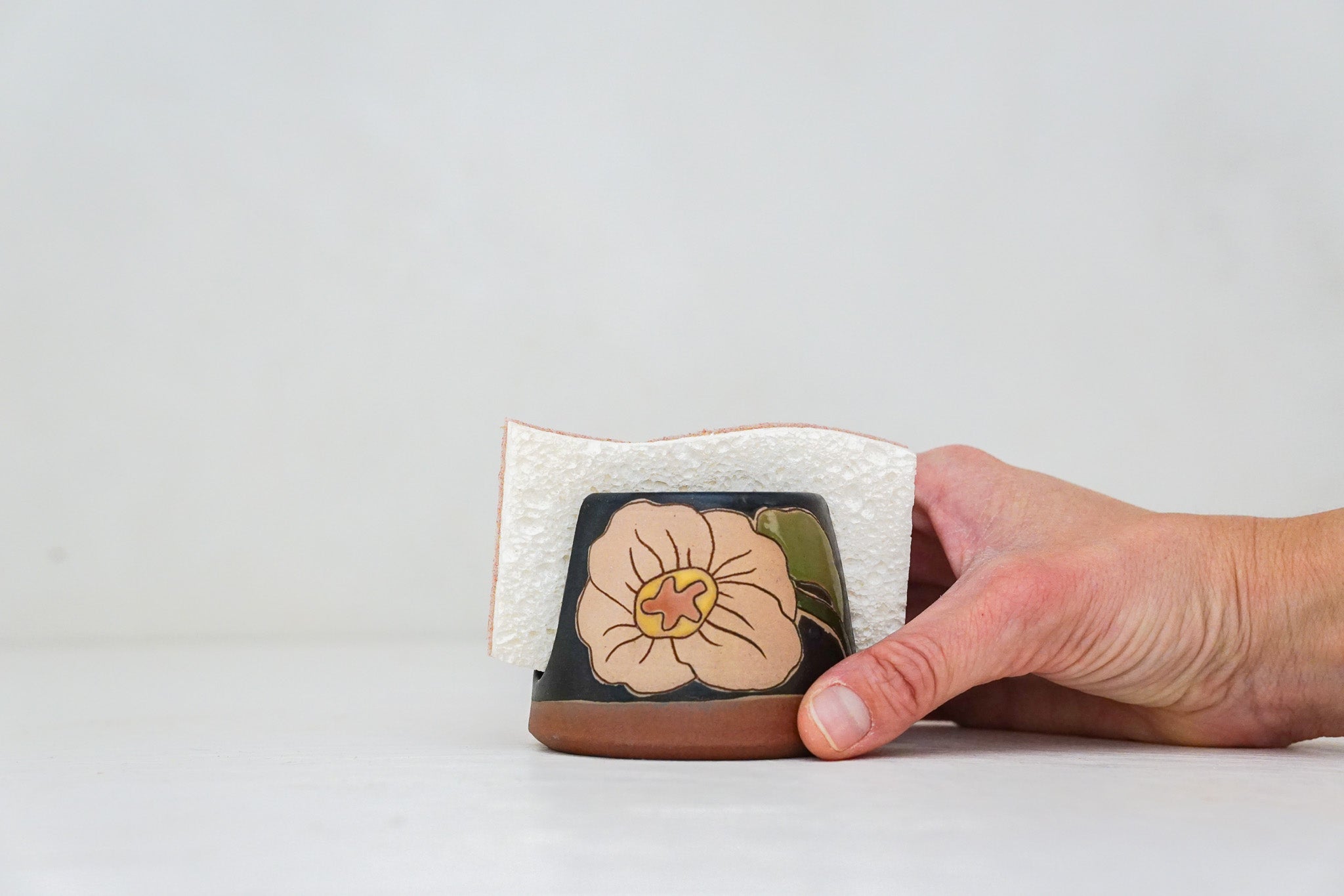 Poppy Sponge Holder in Darby