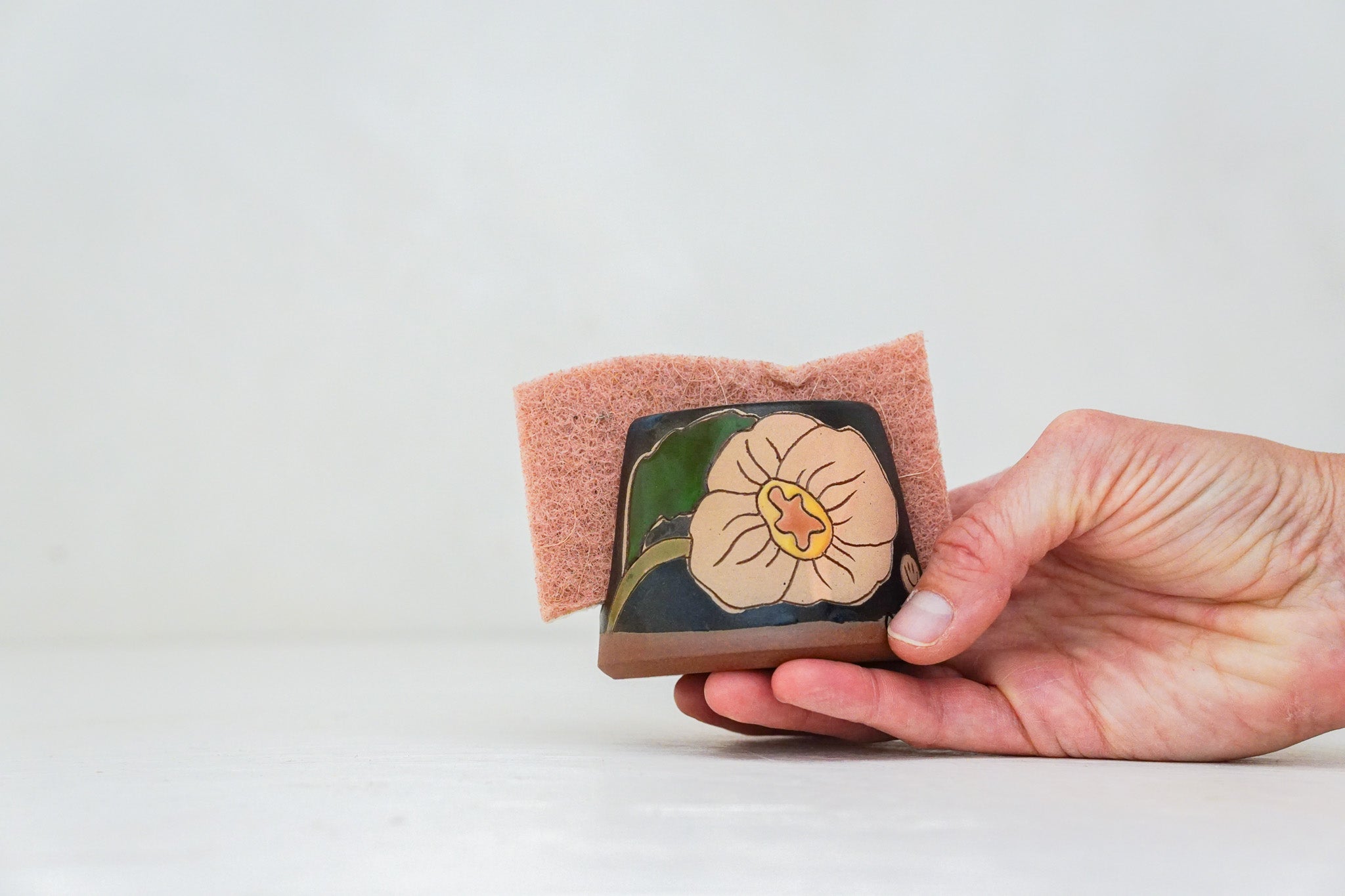 Poppy Sponge Holder in Darby