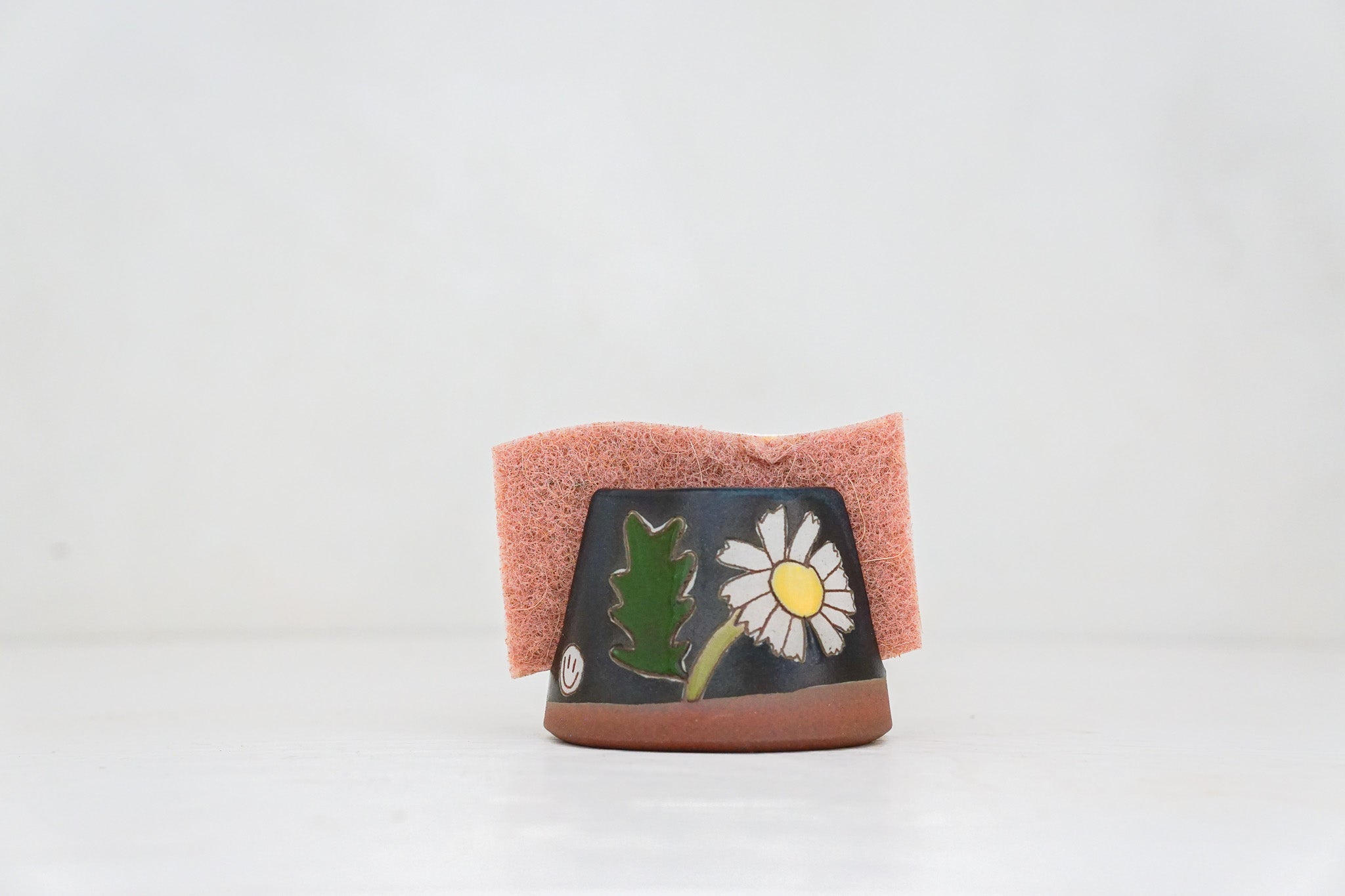 Daisy Sponge Holder in Darby