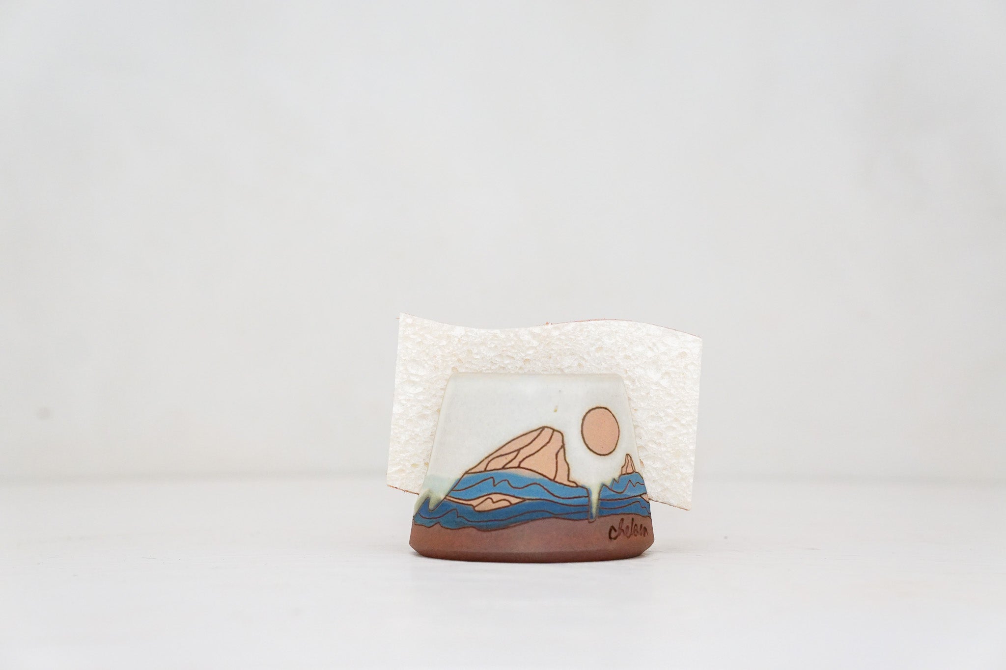 E Teton Moon Sponge Holder in Bone