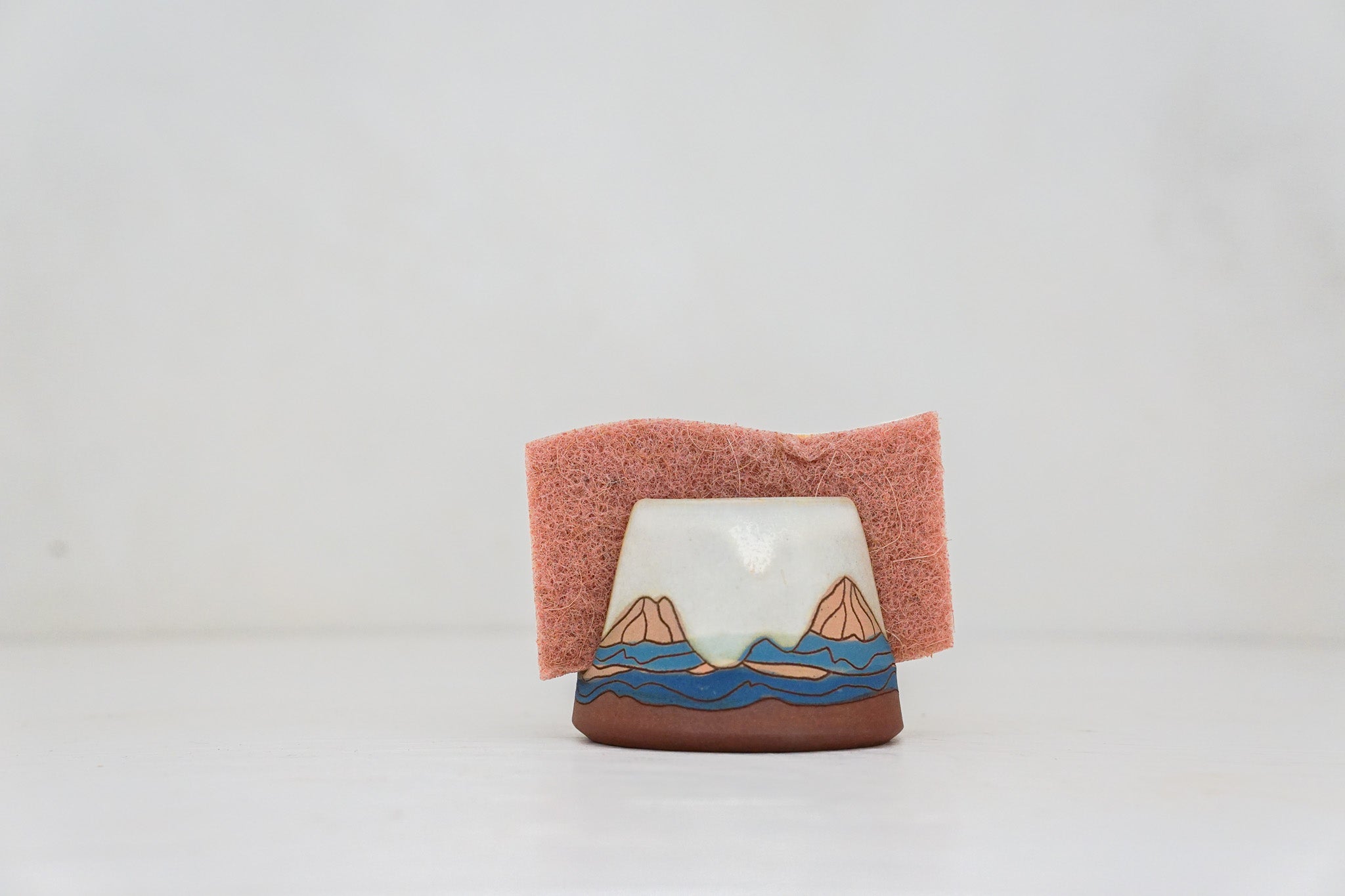 E Teton Moon Sponge Holder in Bone