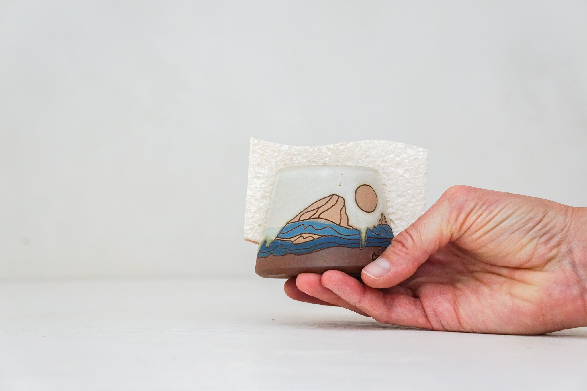 E Teton Moon Sponge Holder in Bone