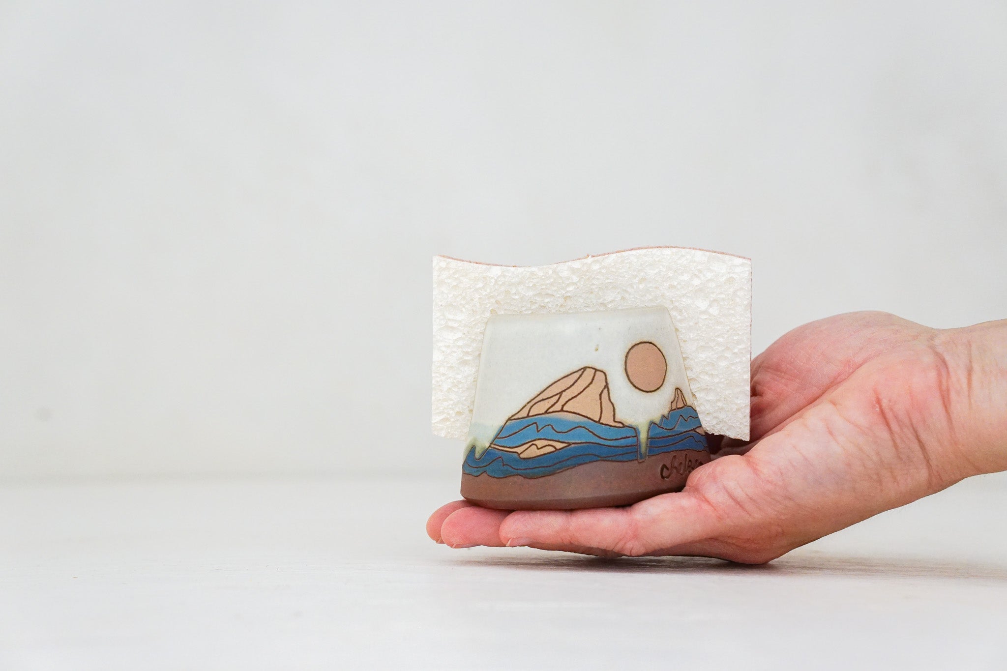 E Teton Moon Sponge Holder in Bone