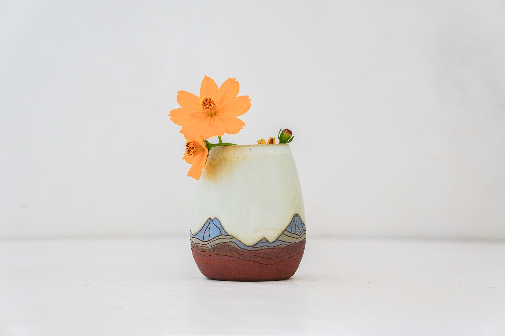 E Teton Bud vase in Bone
