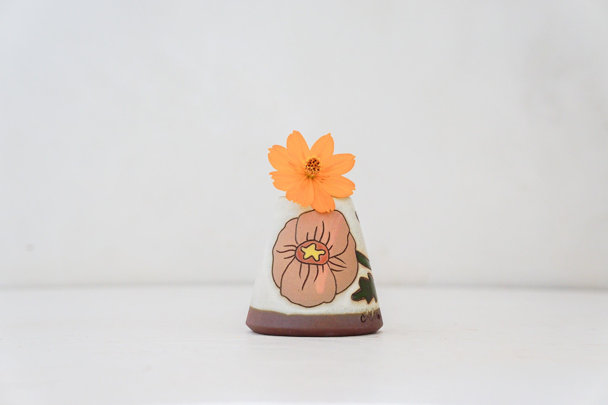 Poppy Flower Bud vase in Bone