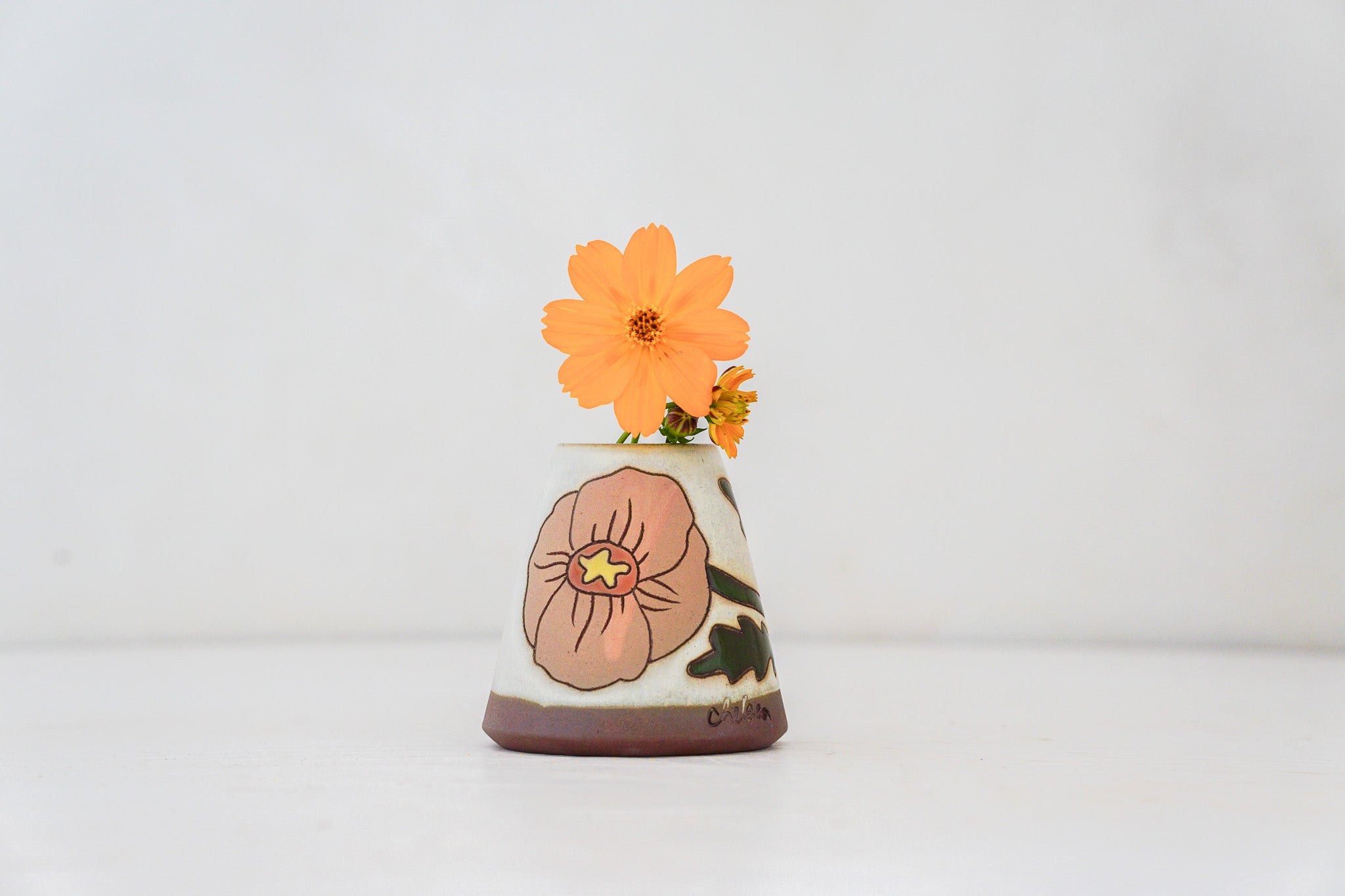 Poppy Flower Bud vase in Bone