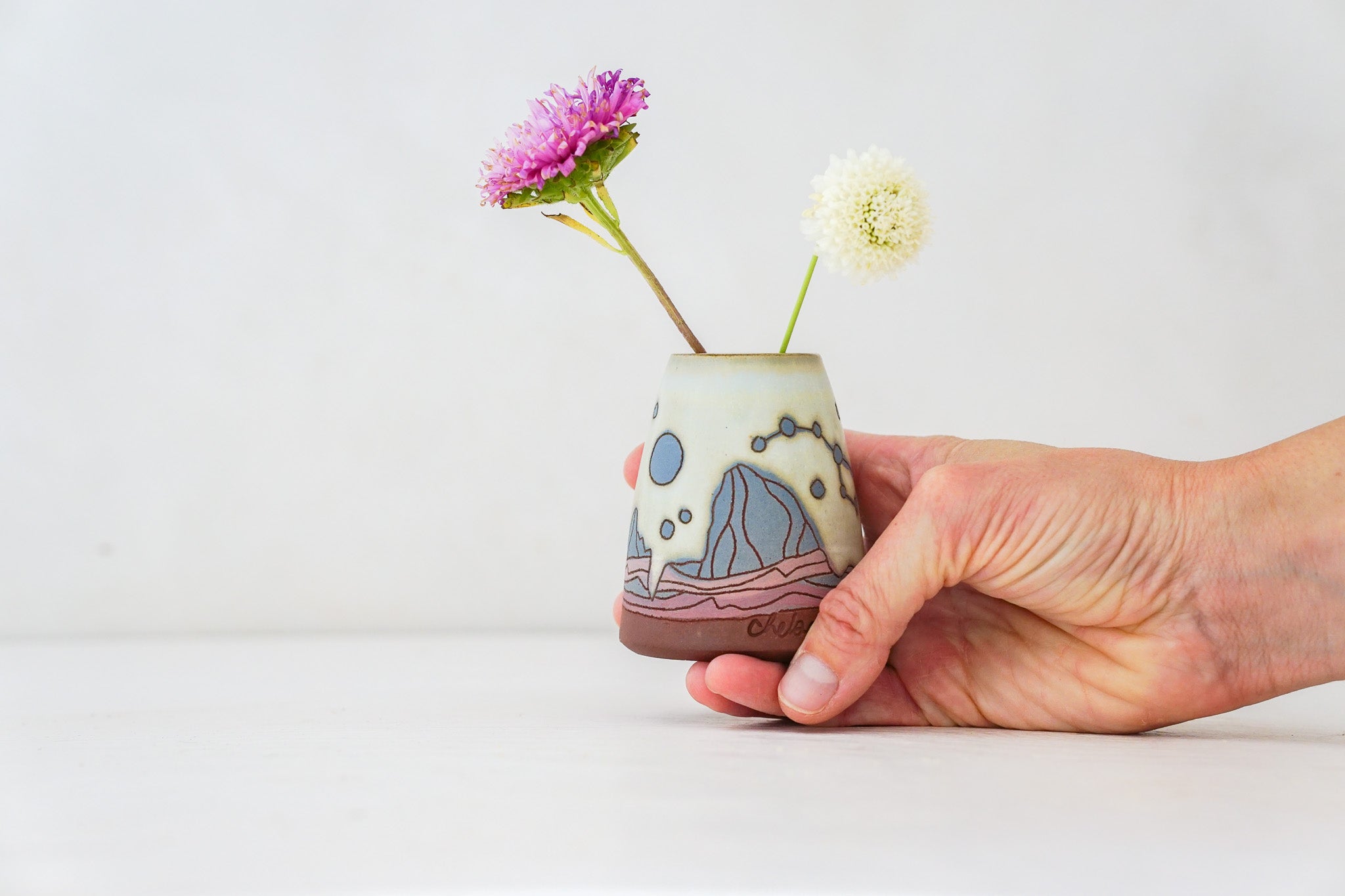 W Teton Stars Bud vase in Bone