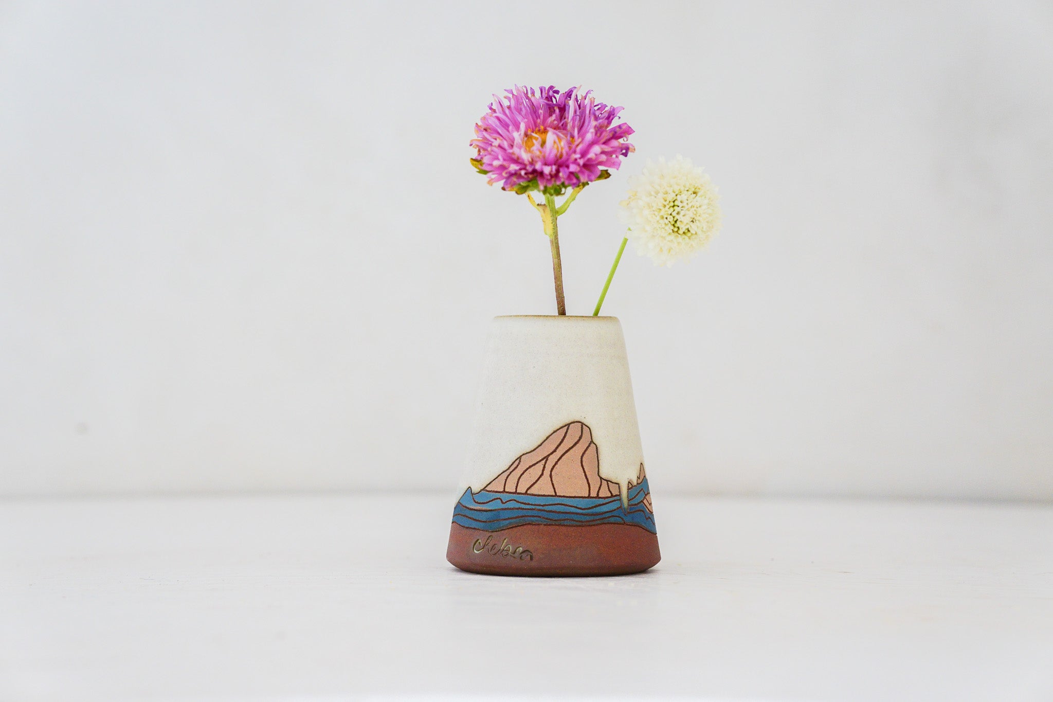 E Teton Bud vase in Bone