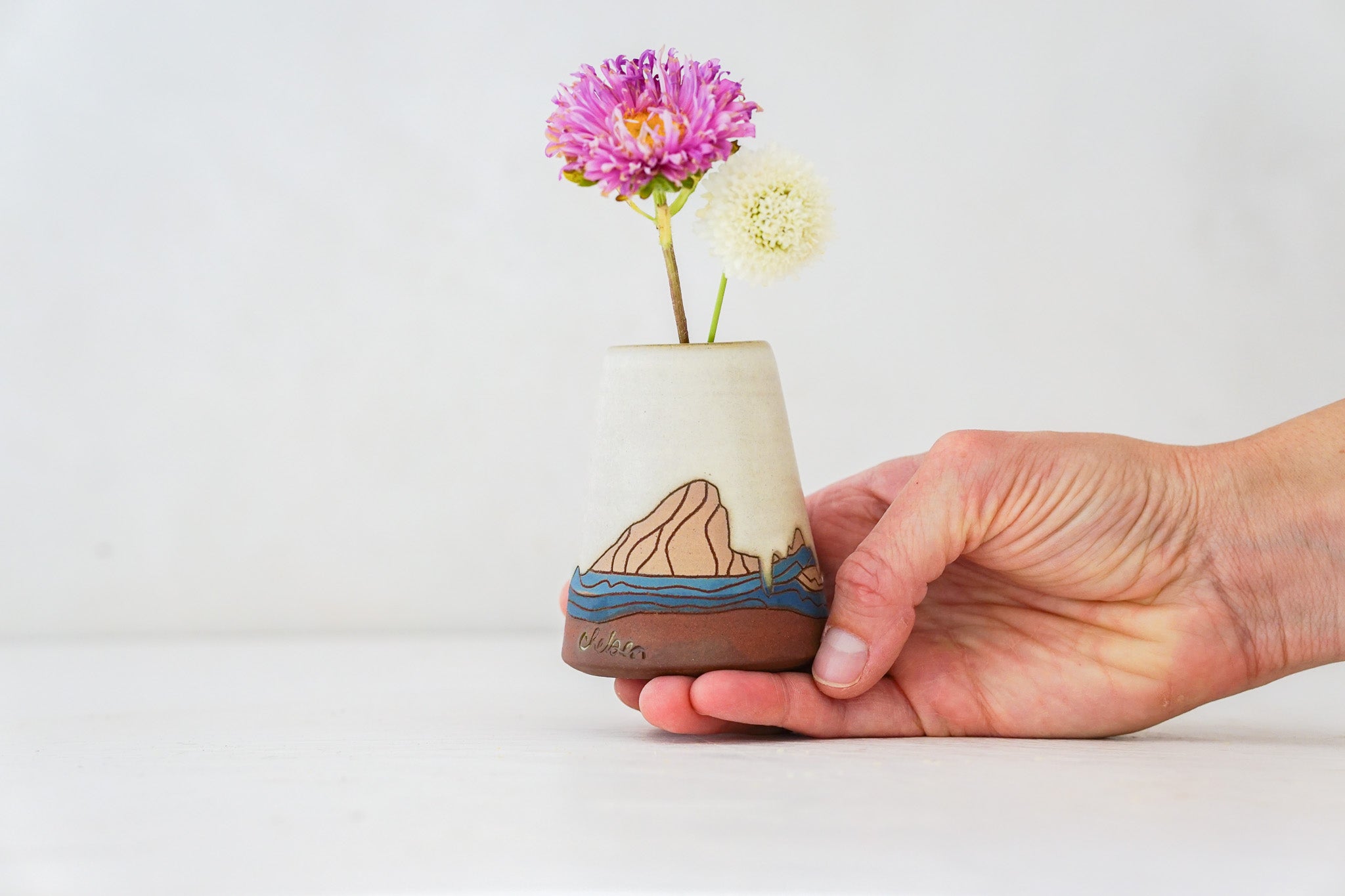 E Teton Bud vase in Bone