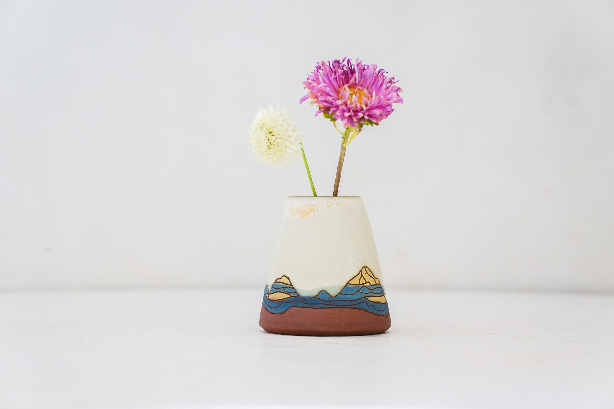 E Teton Yellow Bud vase in Bone