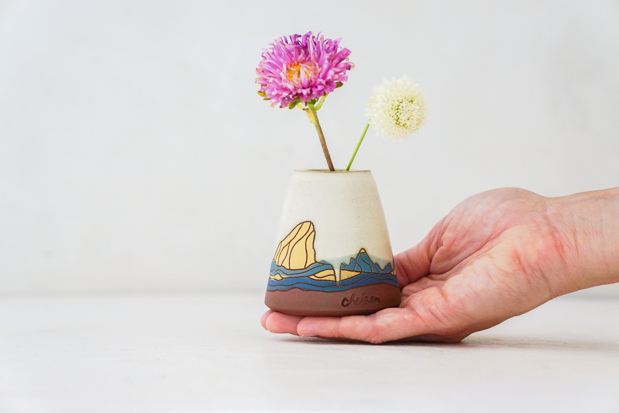 E Teton Yellow Bud vase in Bone