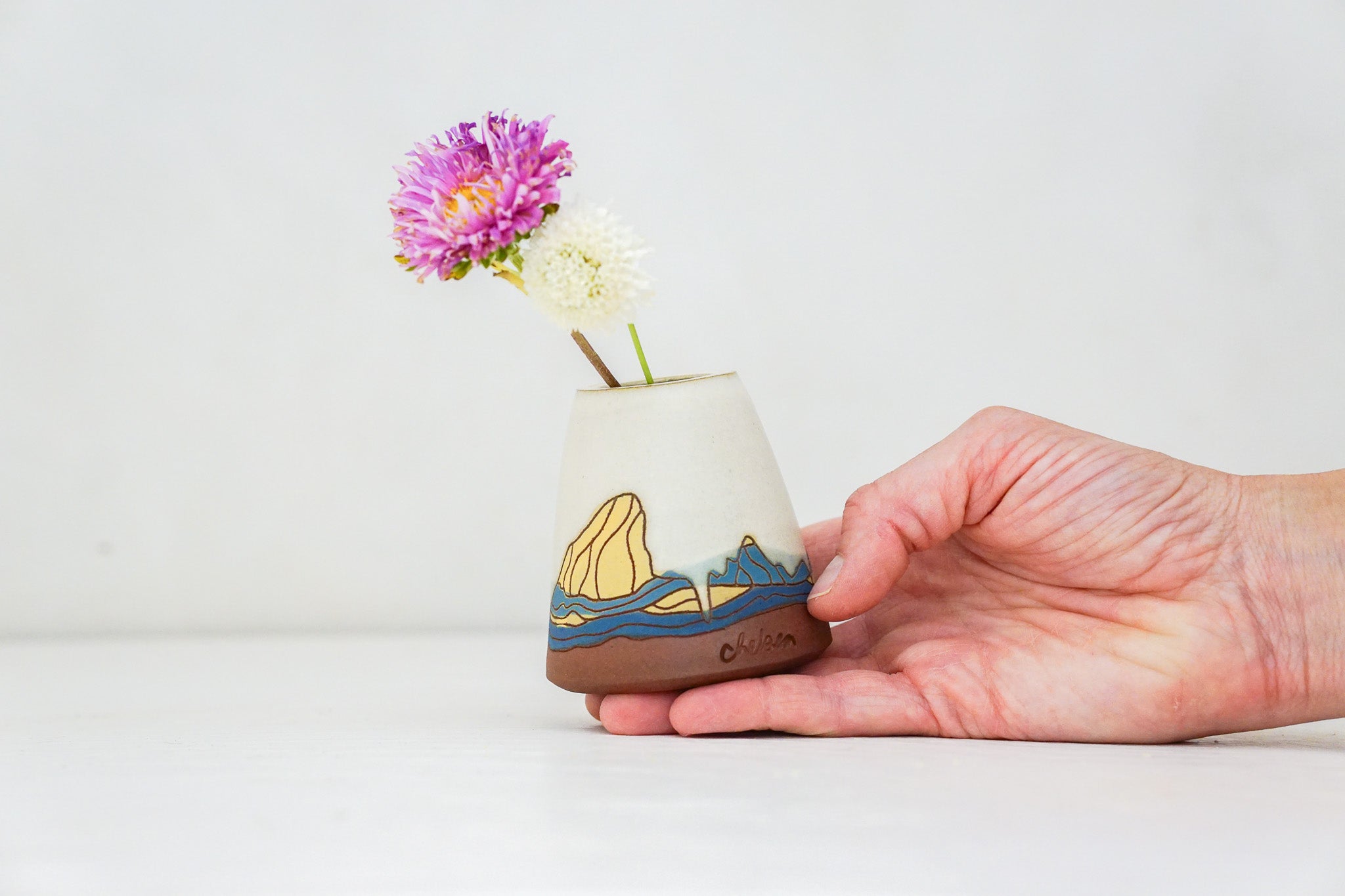 E Teton Yellow Bud vase in Bone