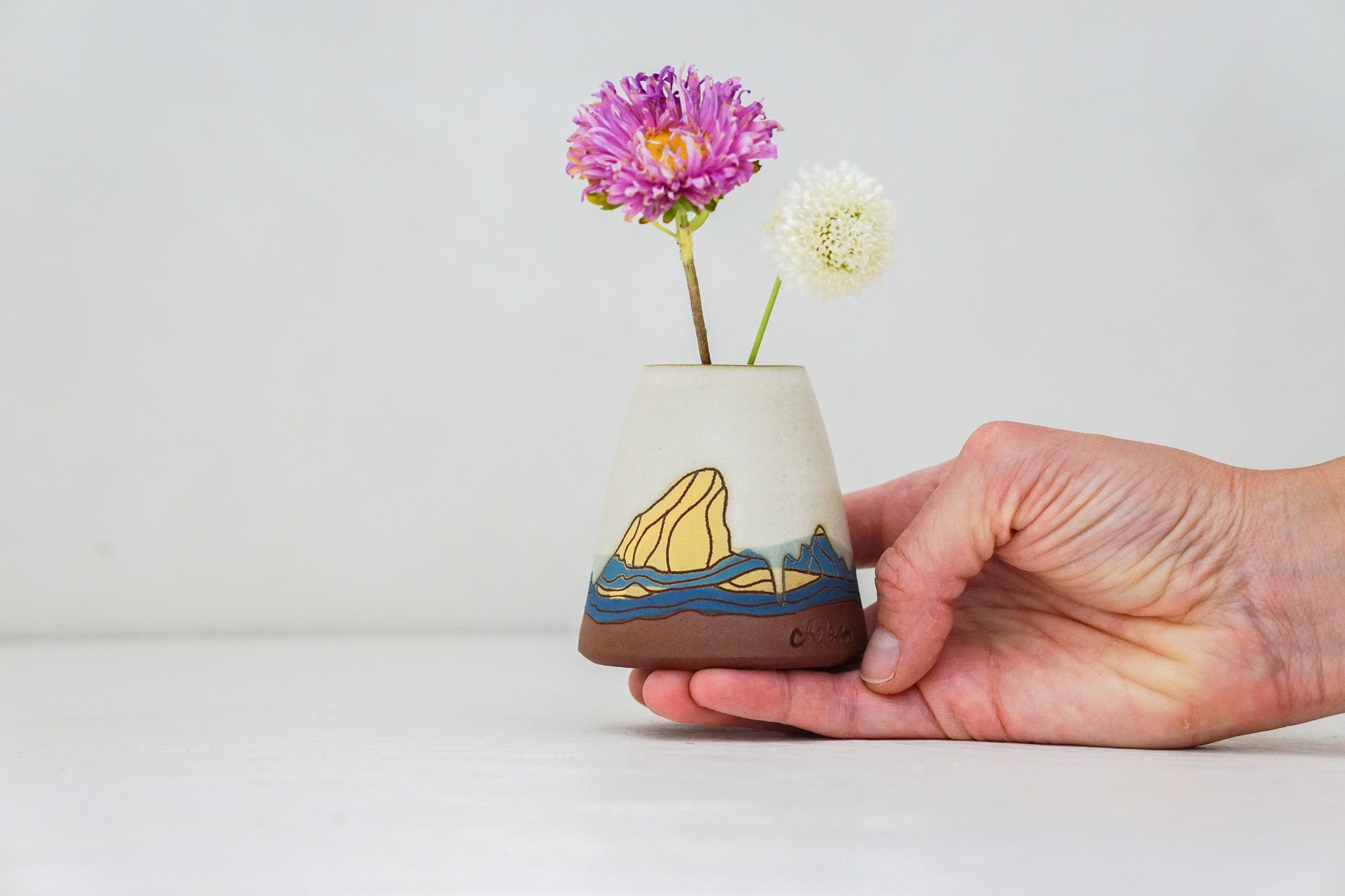 E Teton Yellow Bud vase in Bone