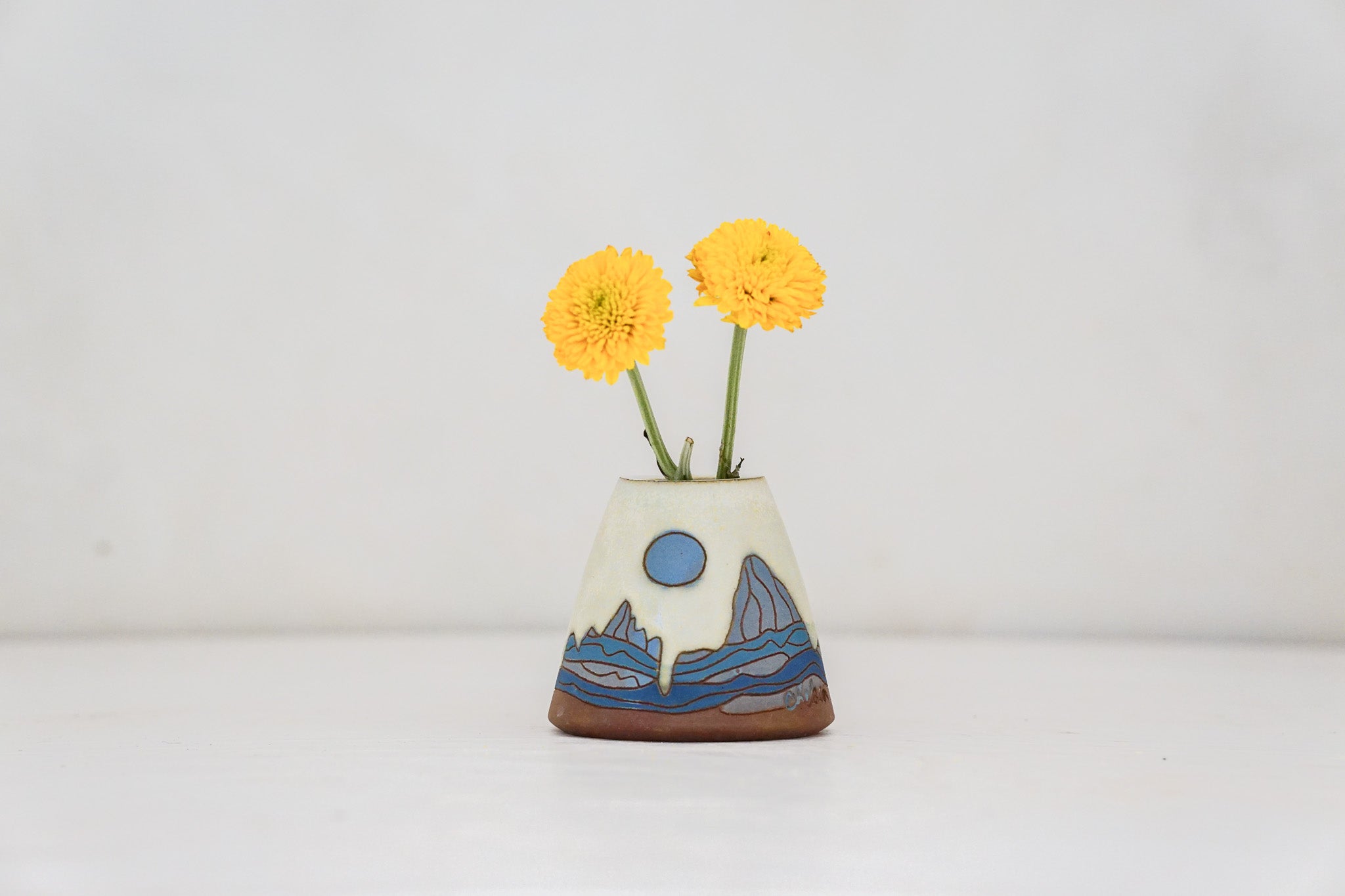 W Teton Moon Bud vase in Bone