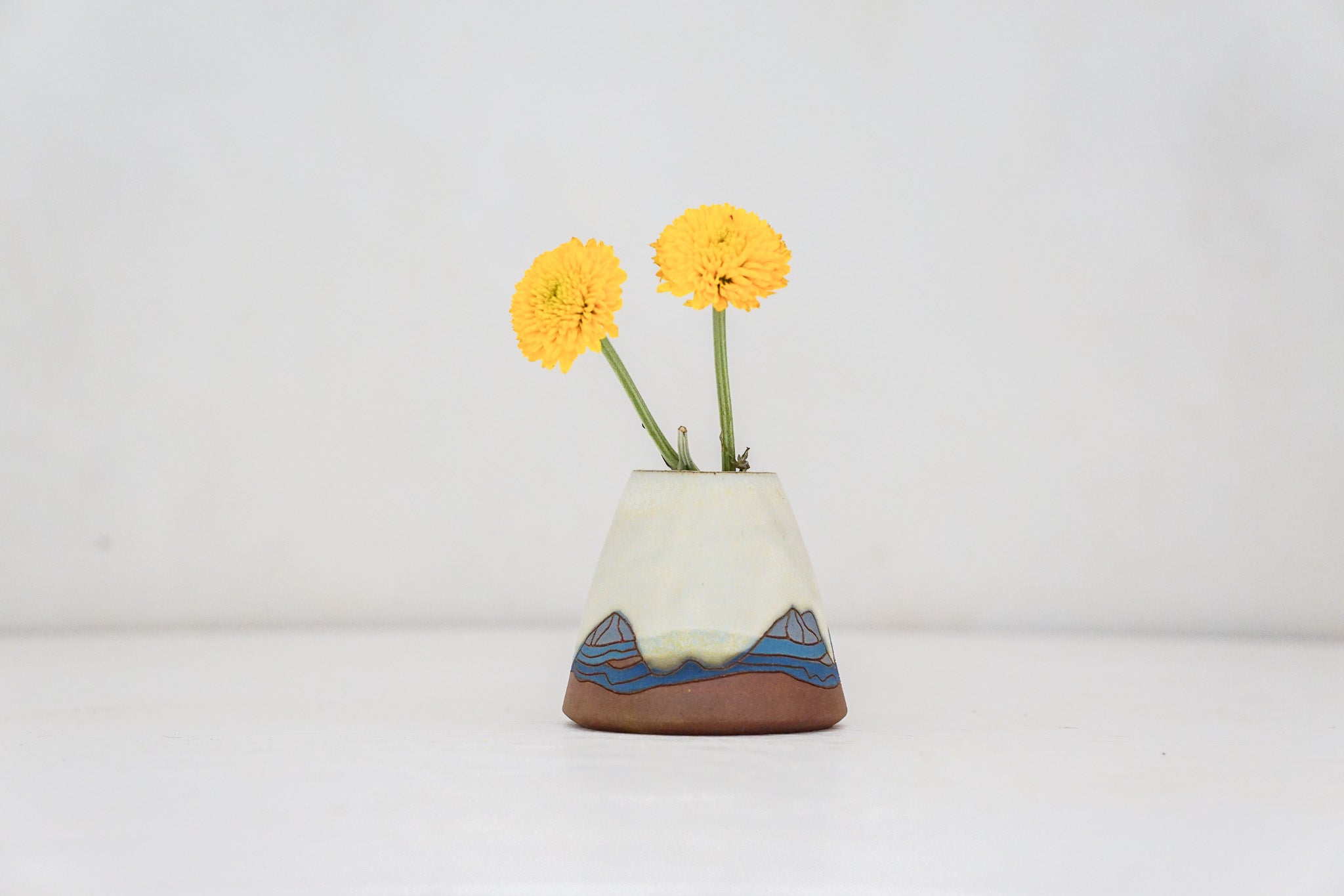 W Teton Moon Bud vase in Bone
