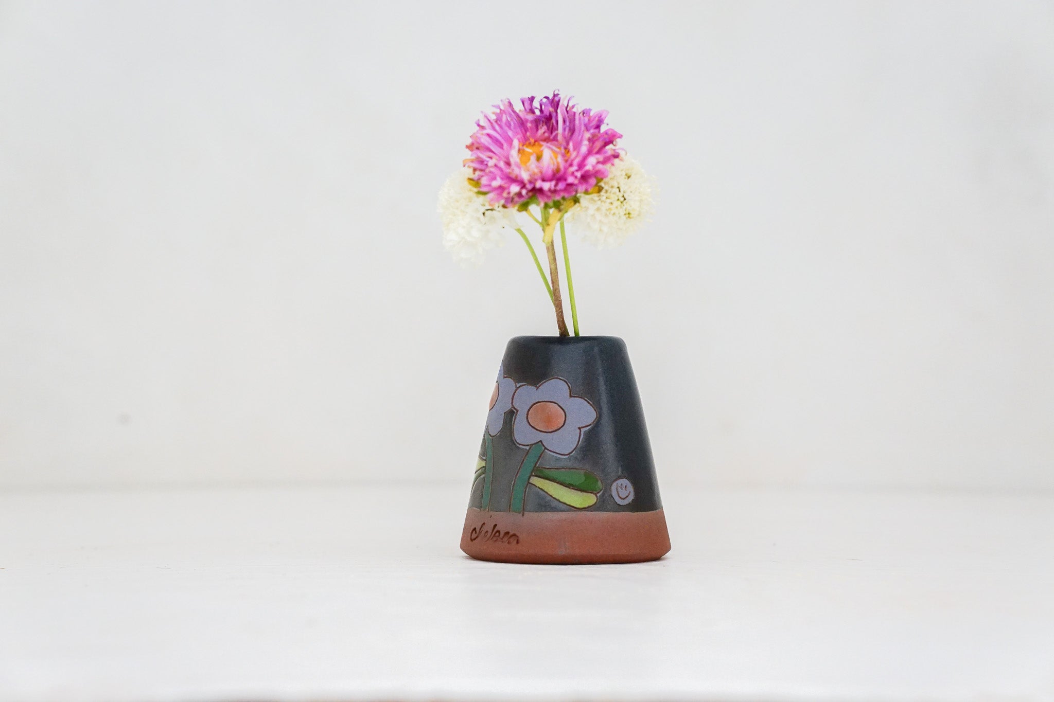 Flower Power Bud vase in Darby