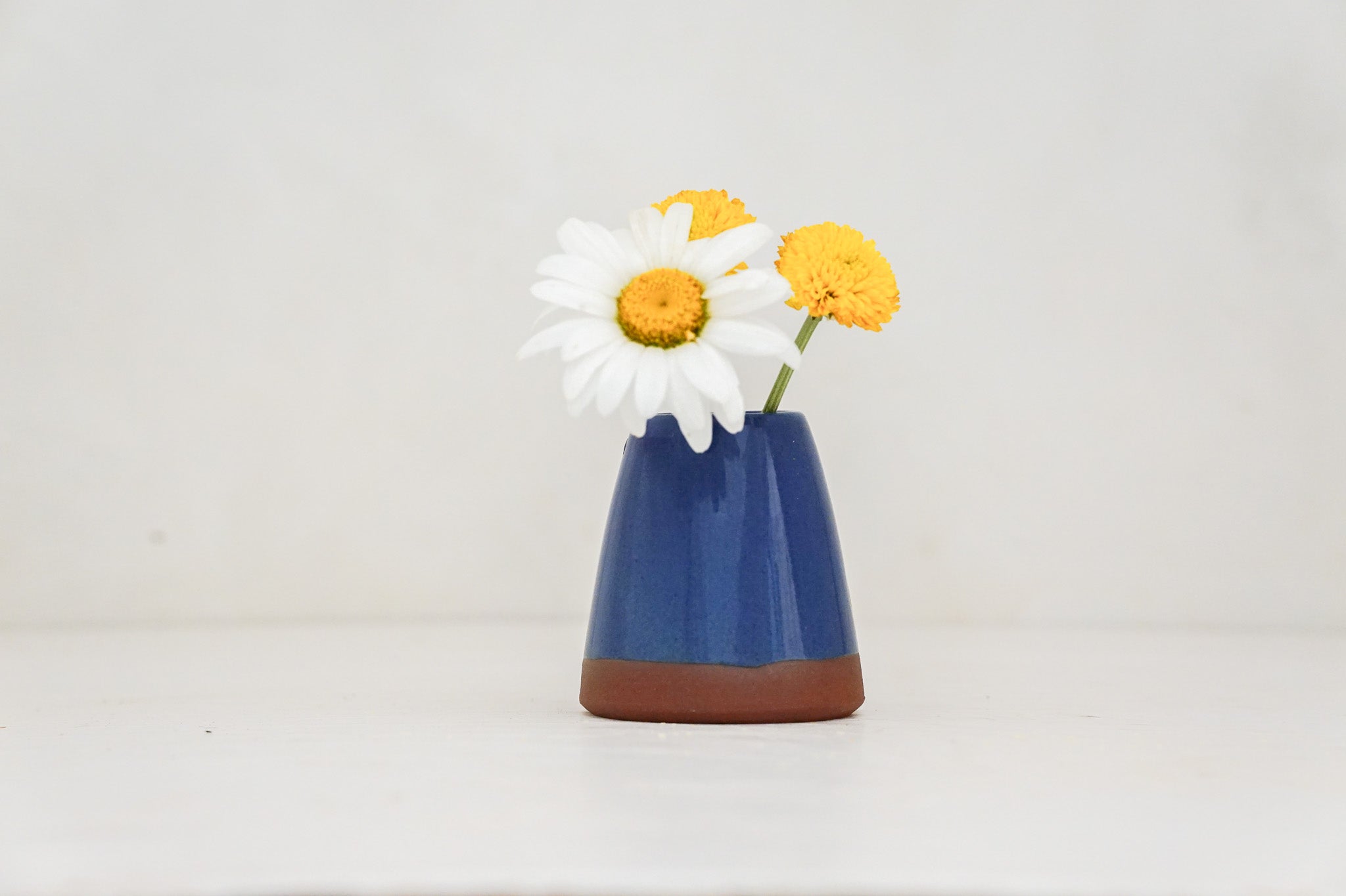 Flower Pop Bud vase in Flax