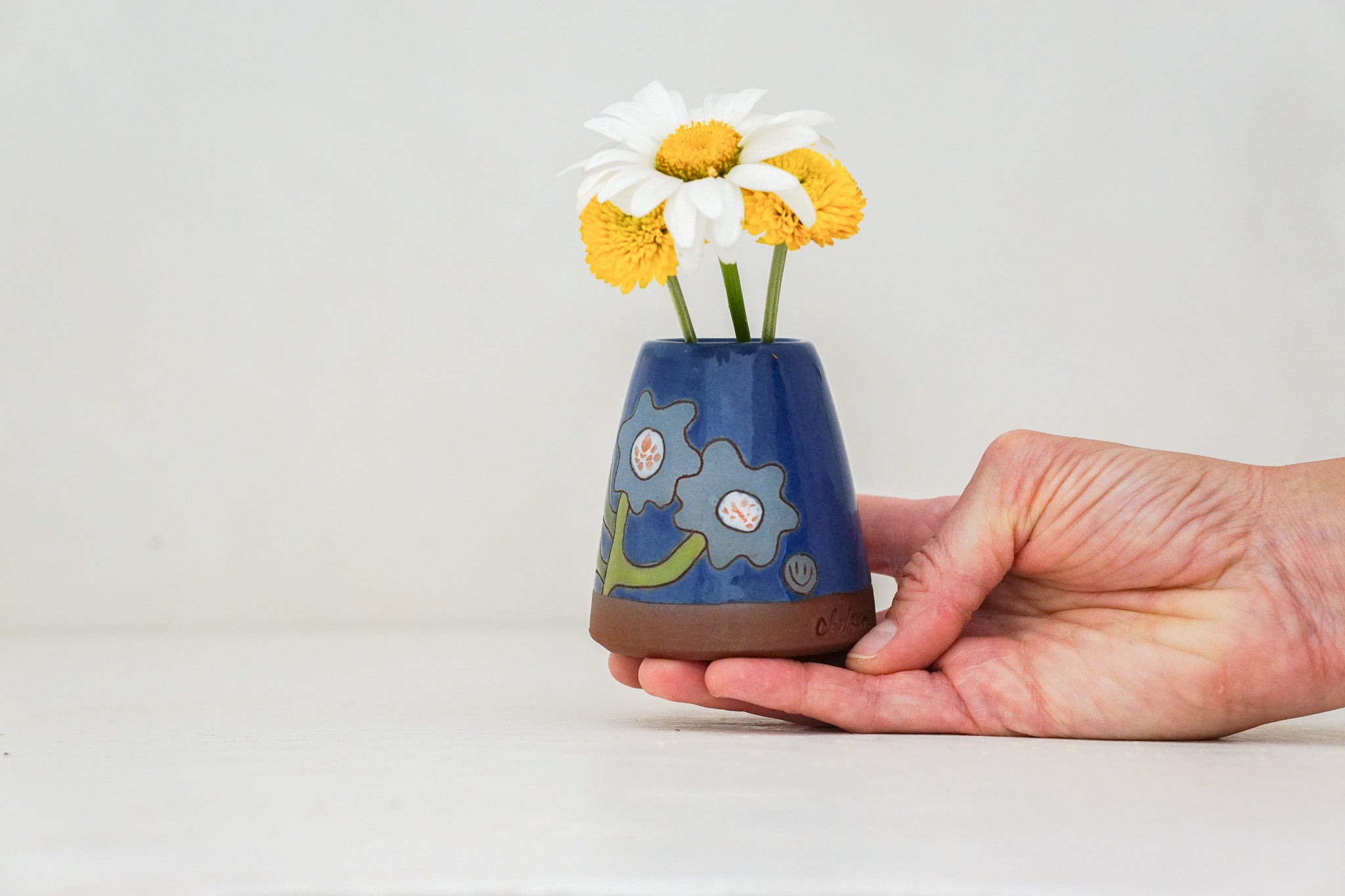 Flower Pop Bud vase in Flax
