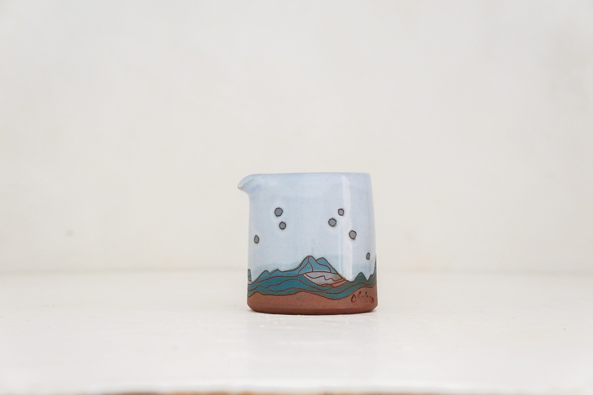E Teton Night Pitcher in White