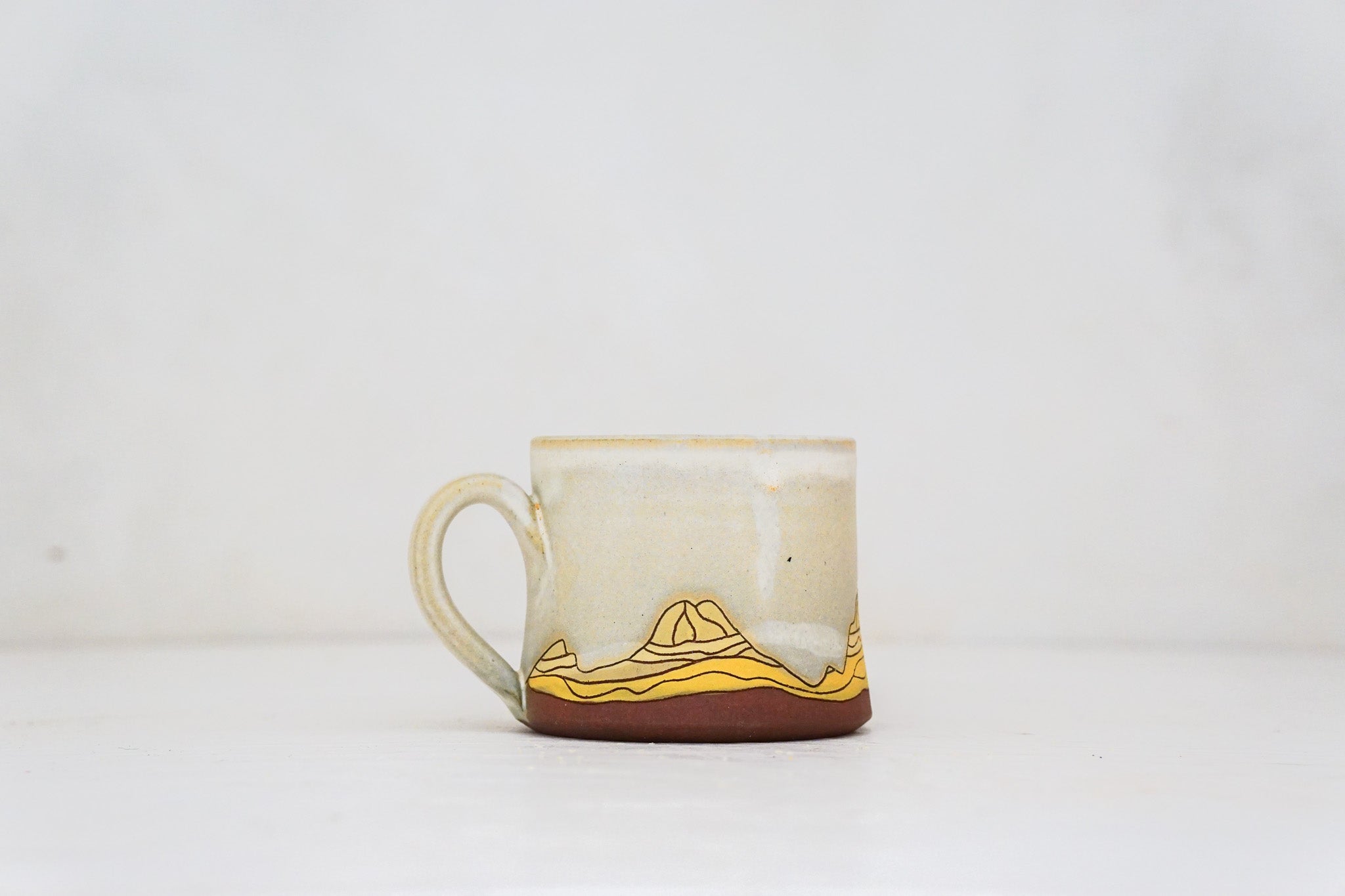 E Teton Yellows mug shortie in Bone