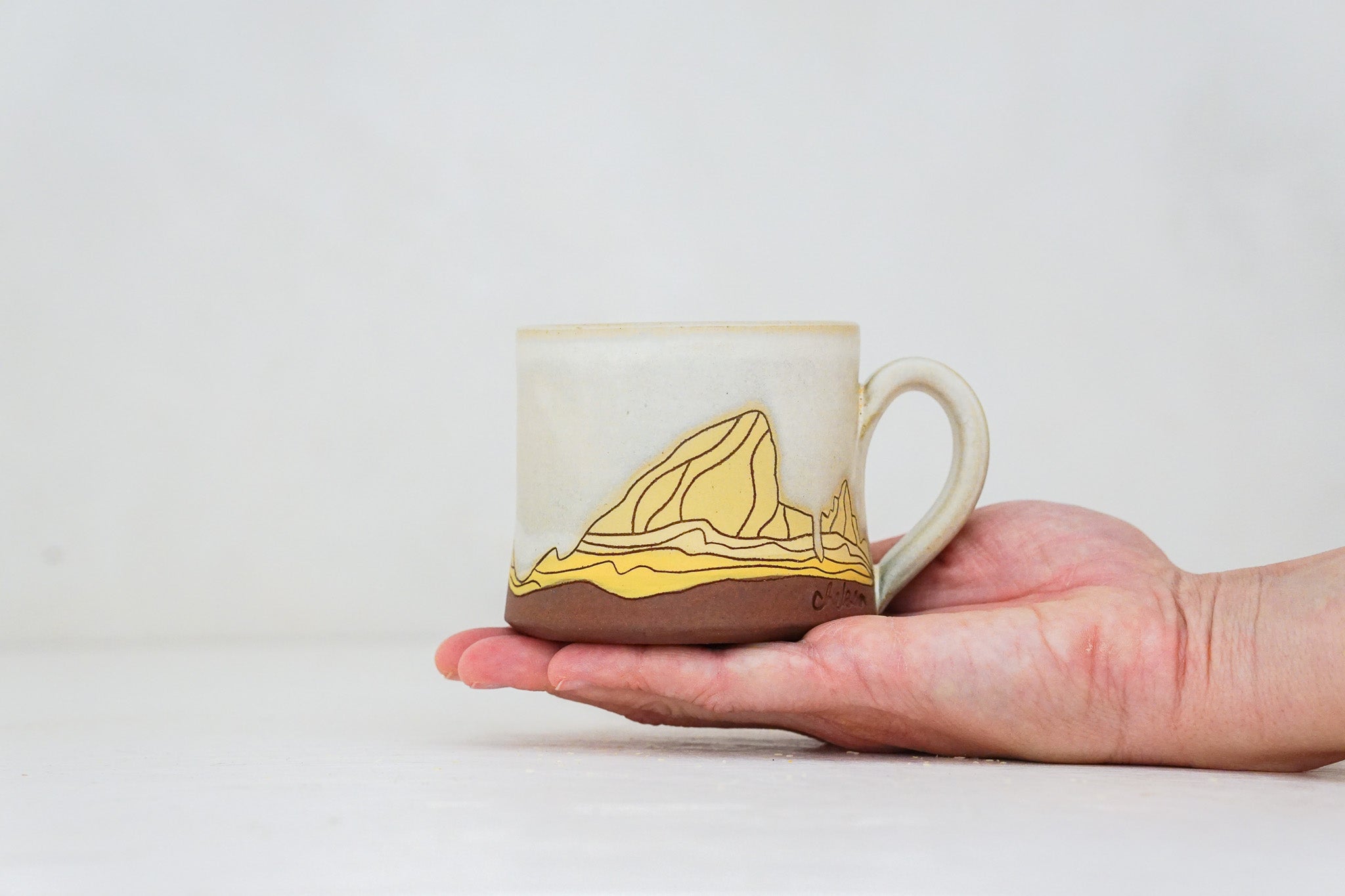E Teton Yellows mug shortie in Bone