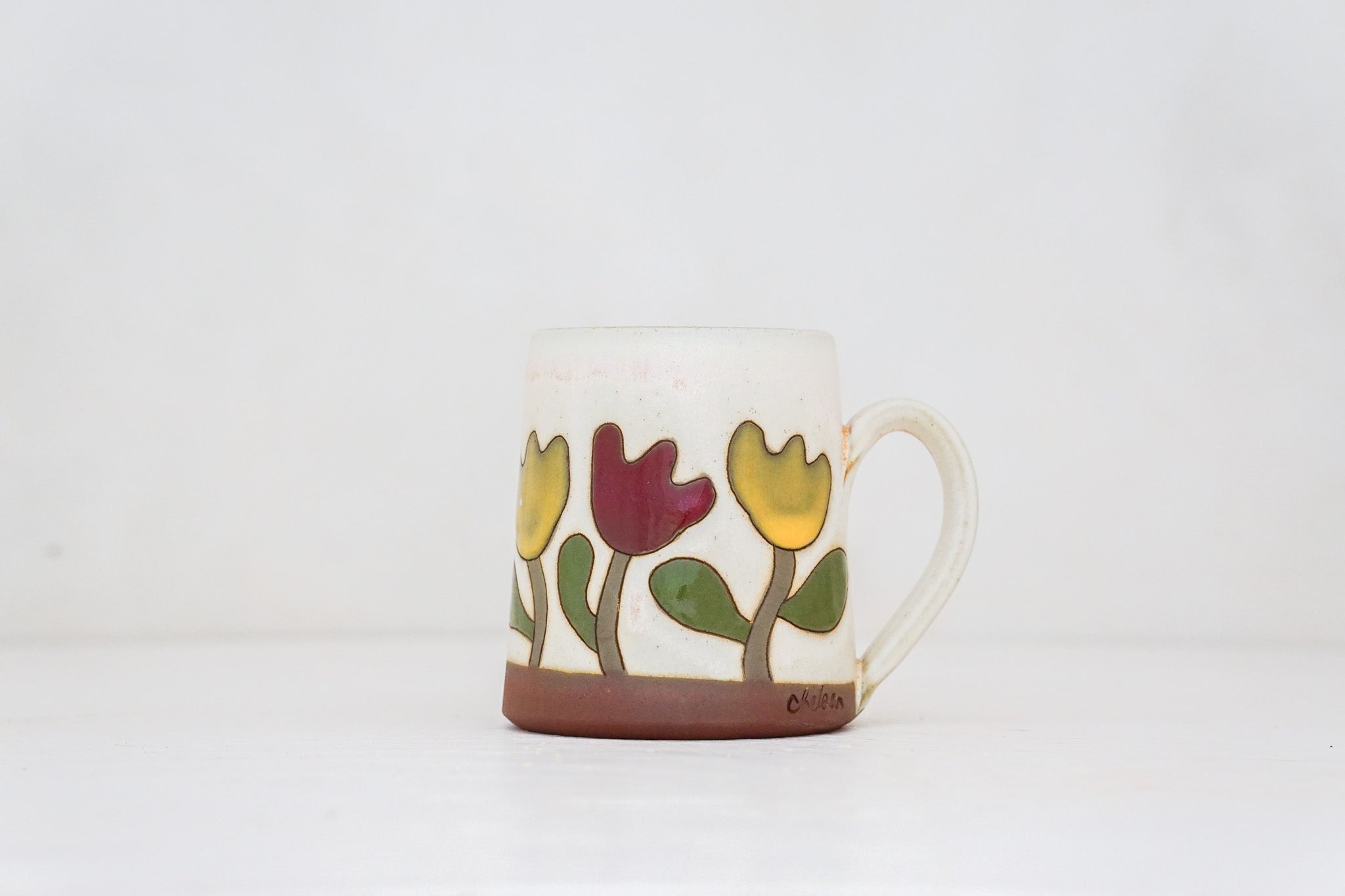 Tulip mug in Bone