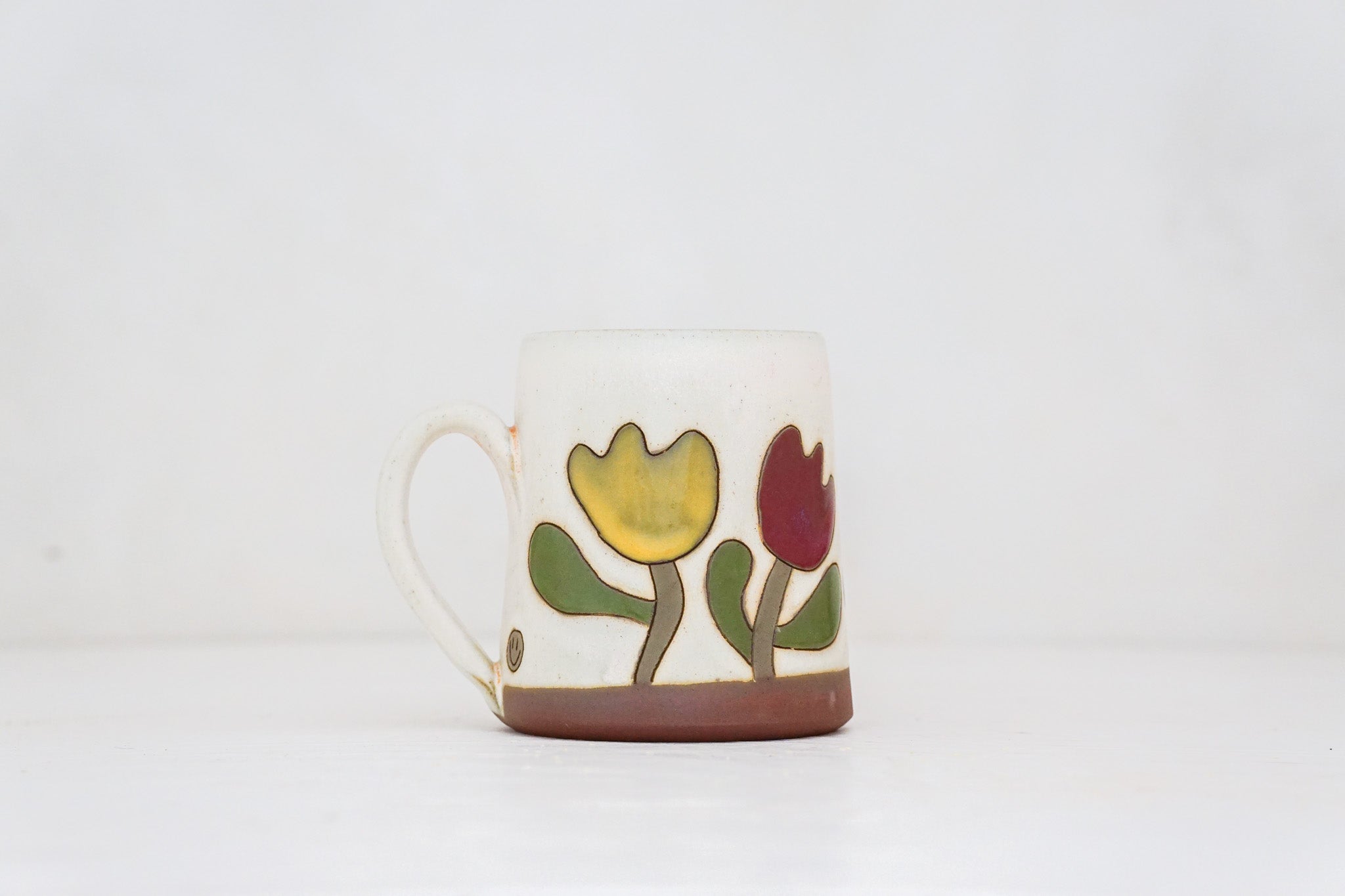 Tulip mug in Bone