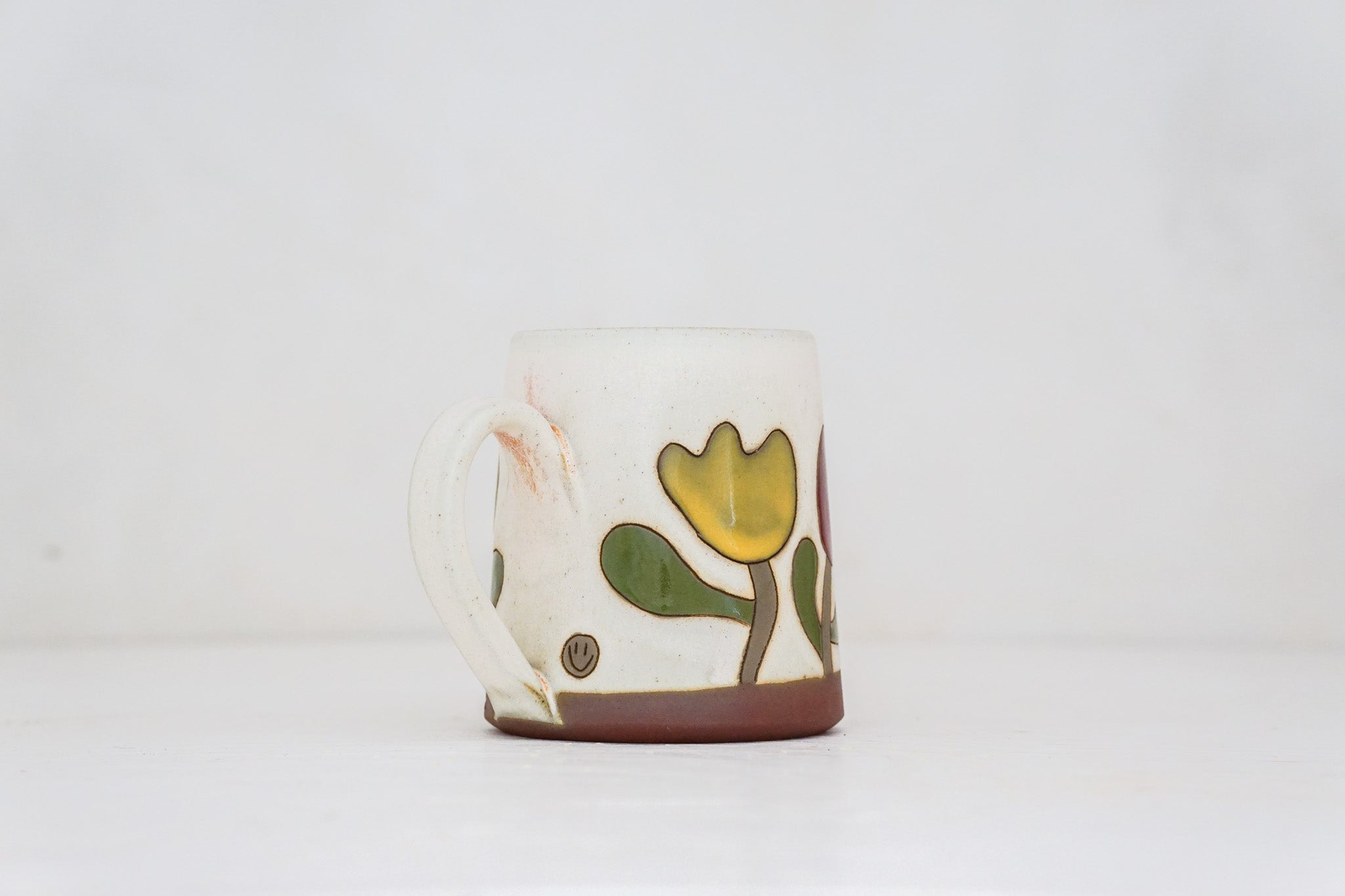Tulip mug in Bone
