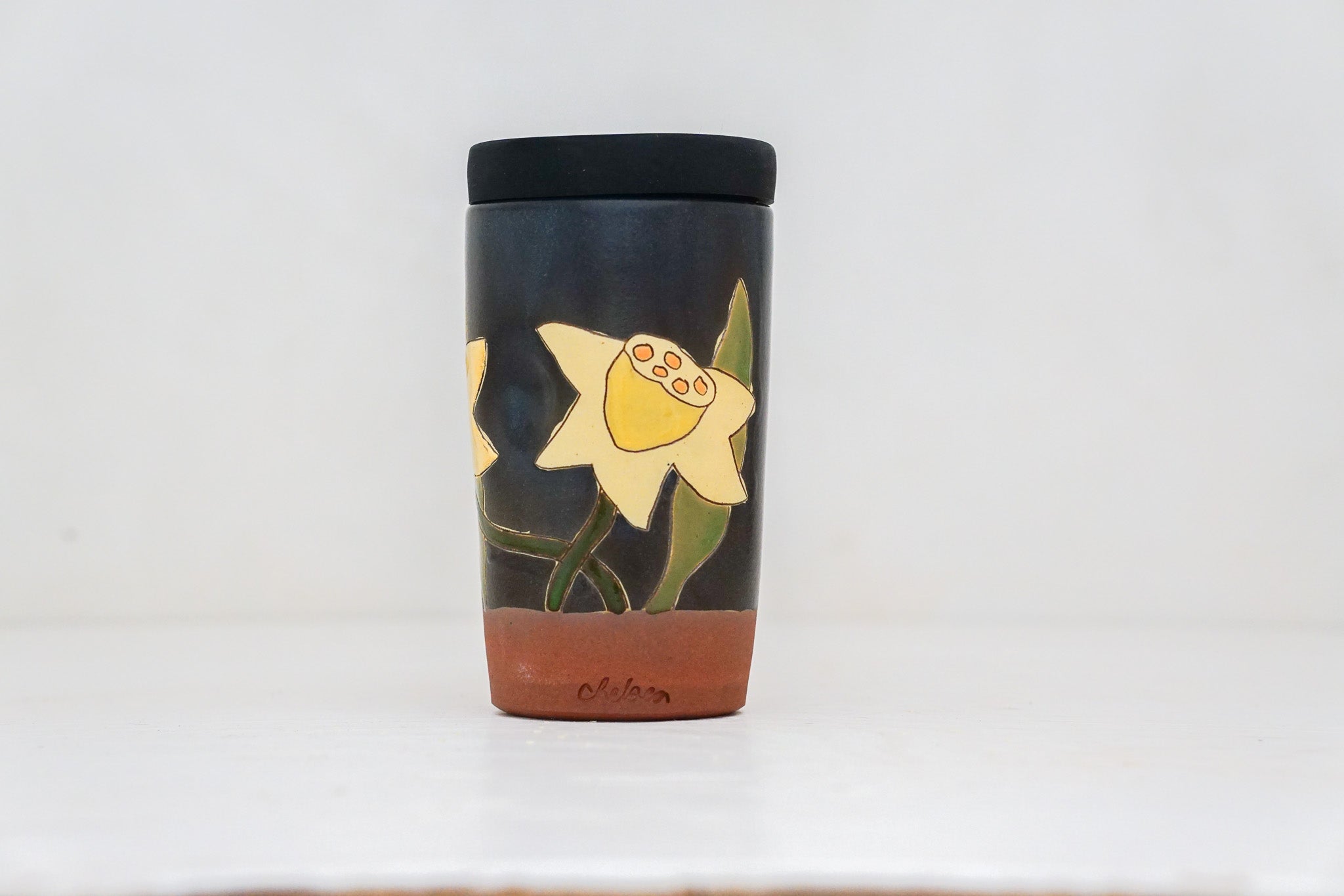 GOLD Daffodil travel cup in Darby