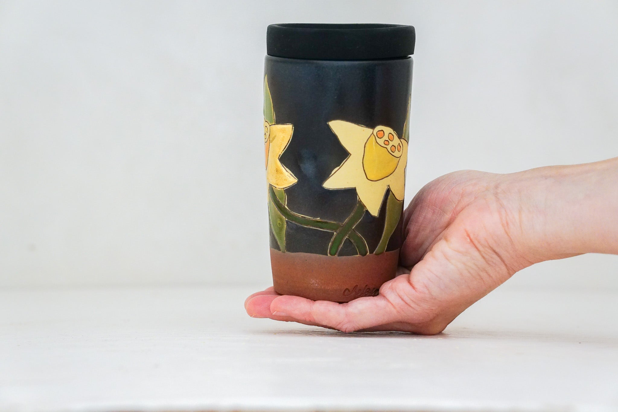 GOLD Daffodil travel cup in Darby