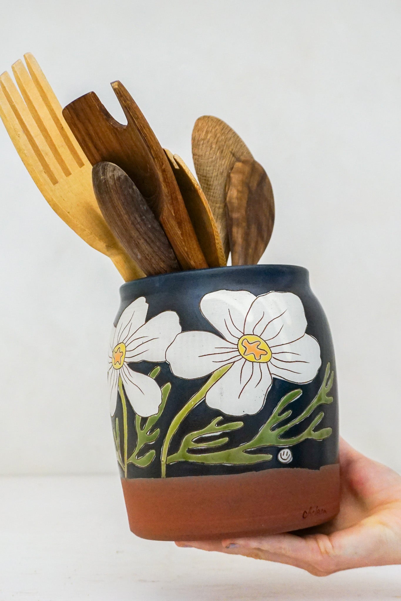 White Cosmo Utensil Holder in Darby