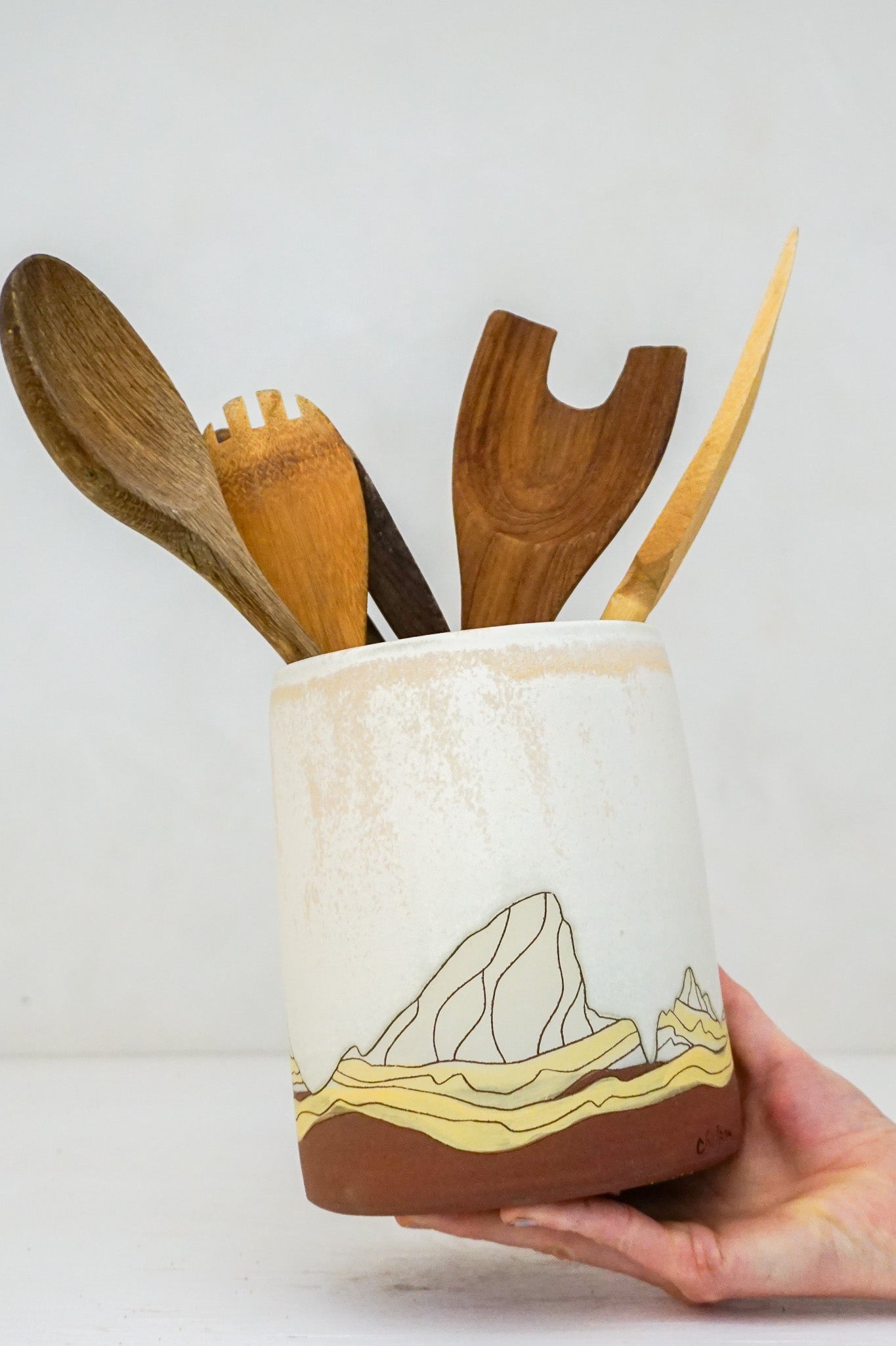 E Teton Yellows Utensil Holder in Bone