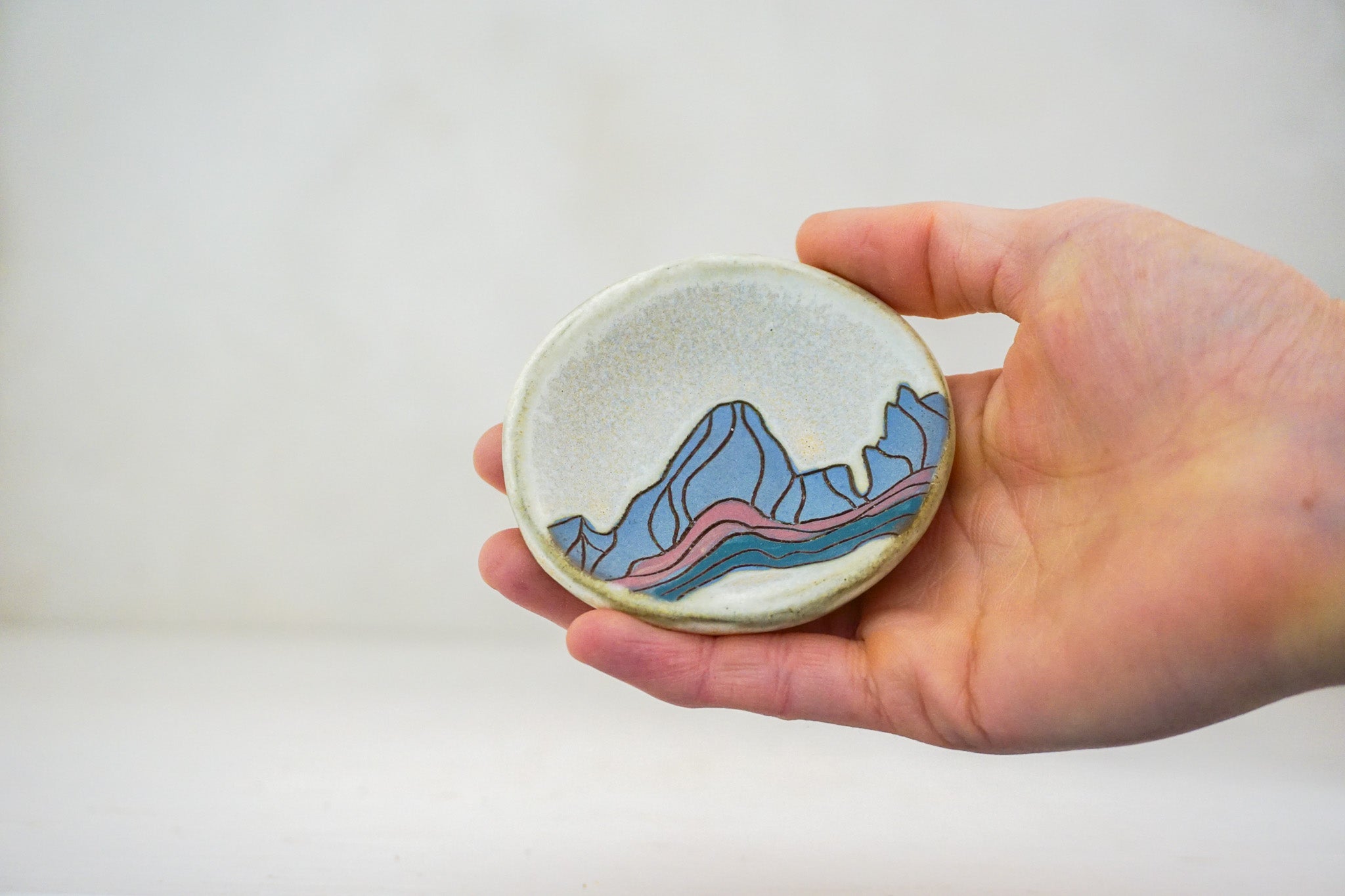 E Teton ring dish in Bone