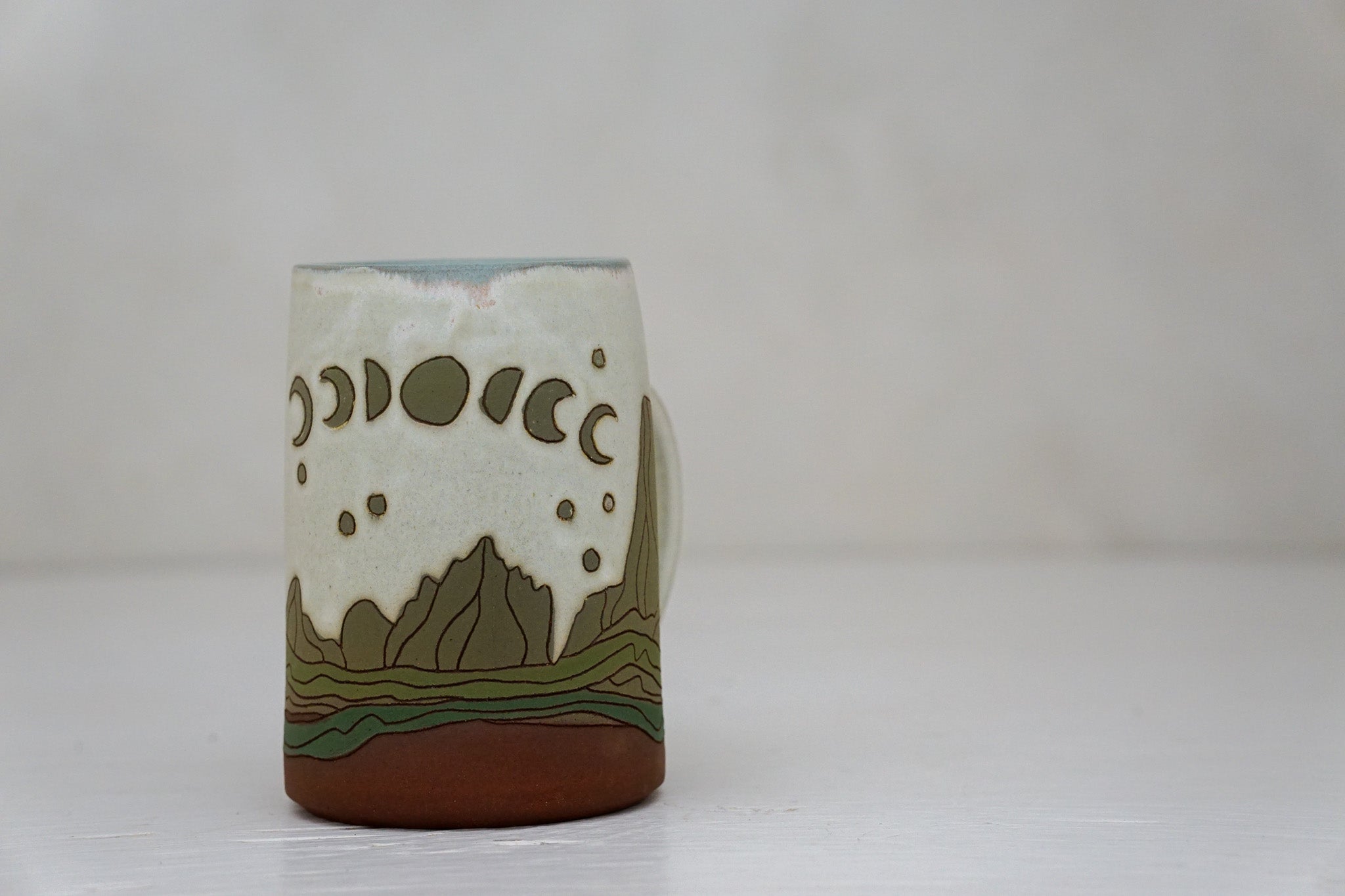W Teton Moonphase mug in Limestone