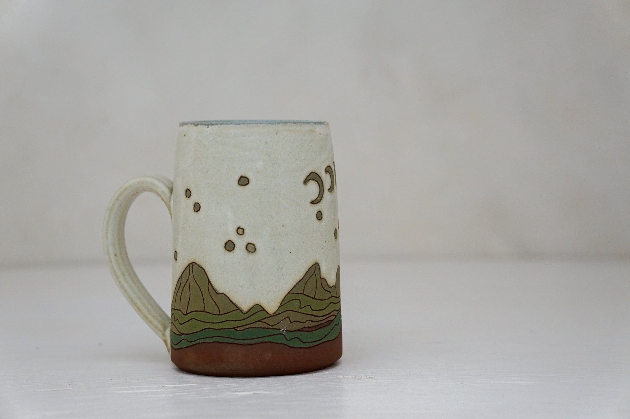 W Teton Moonphase mug in Limestone