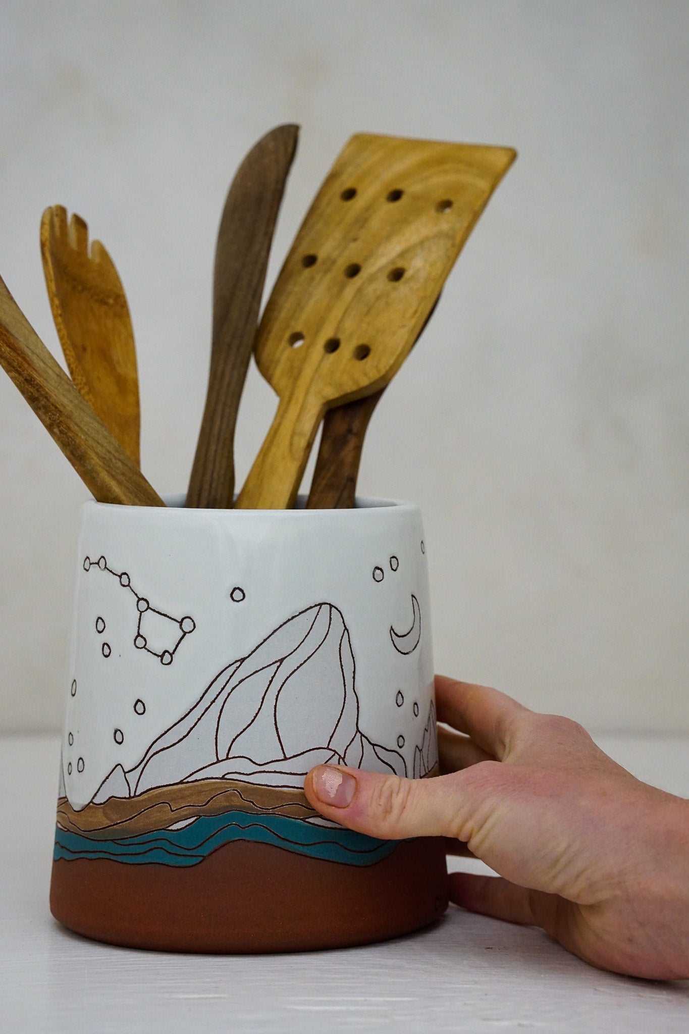 E Teton Moon Dipper Utensil holder / Vase in White