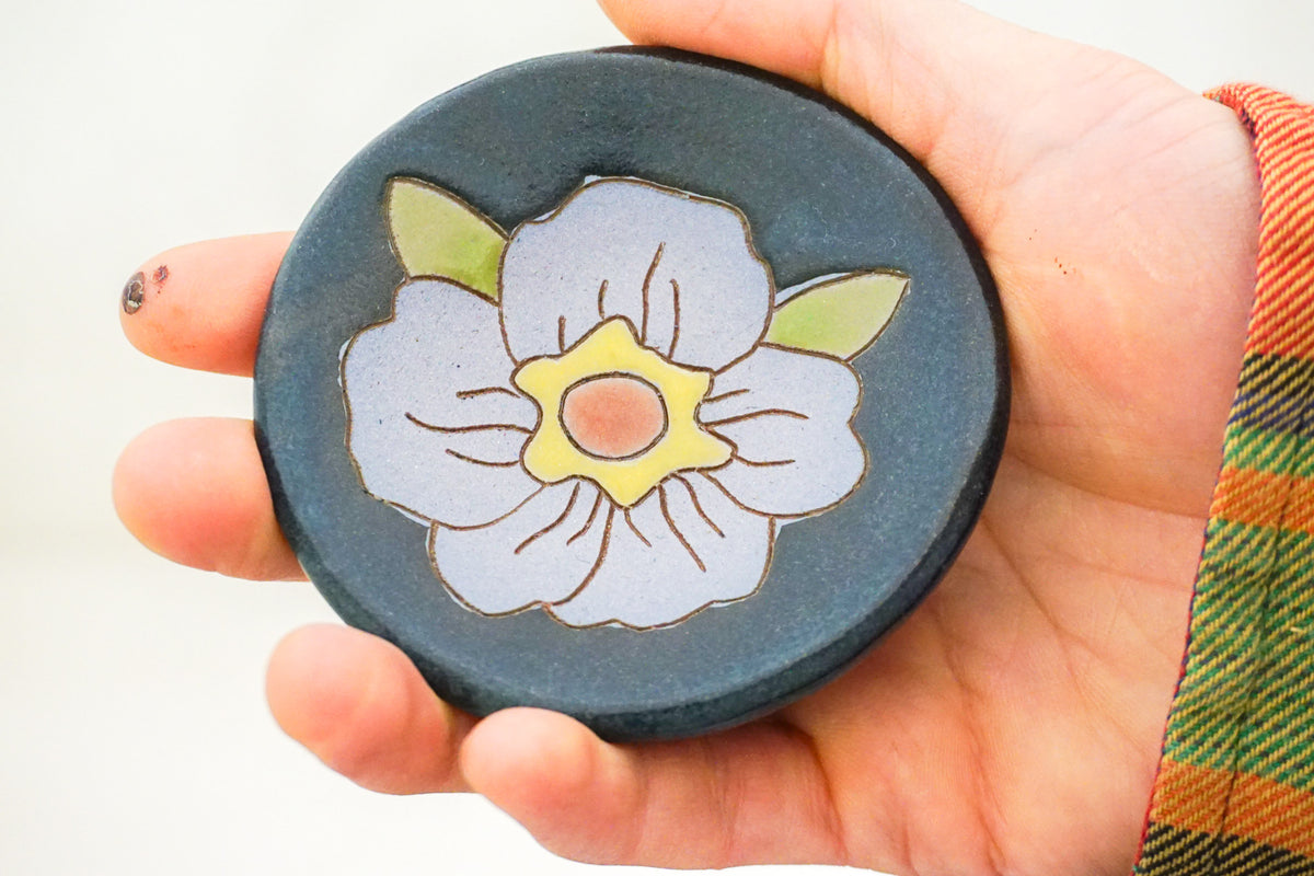 Flower ring dish in Darby