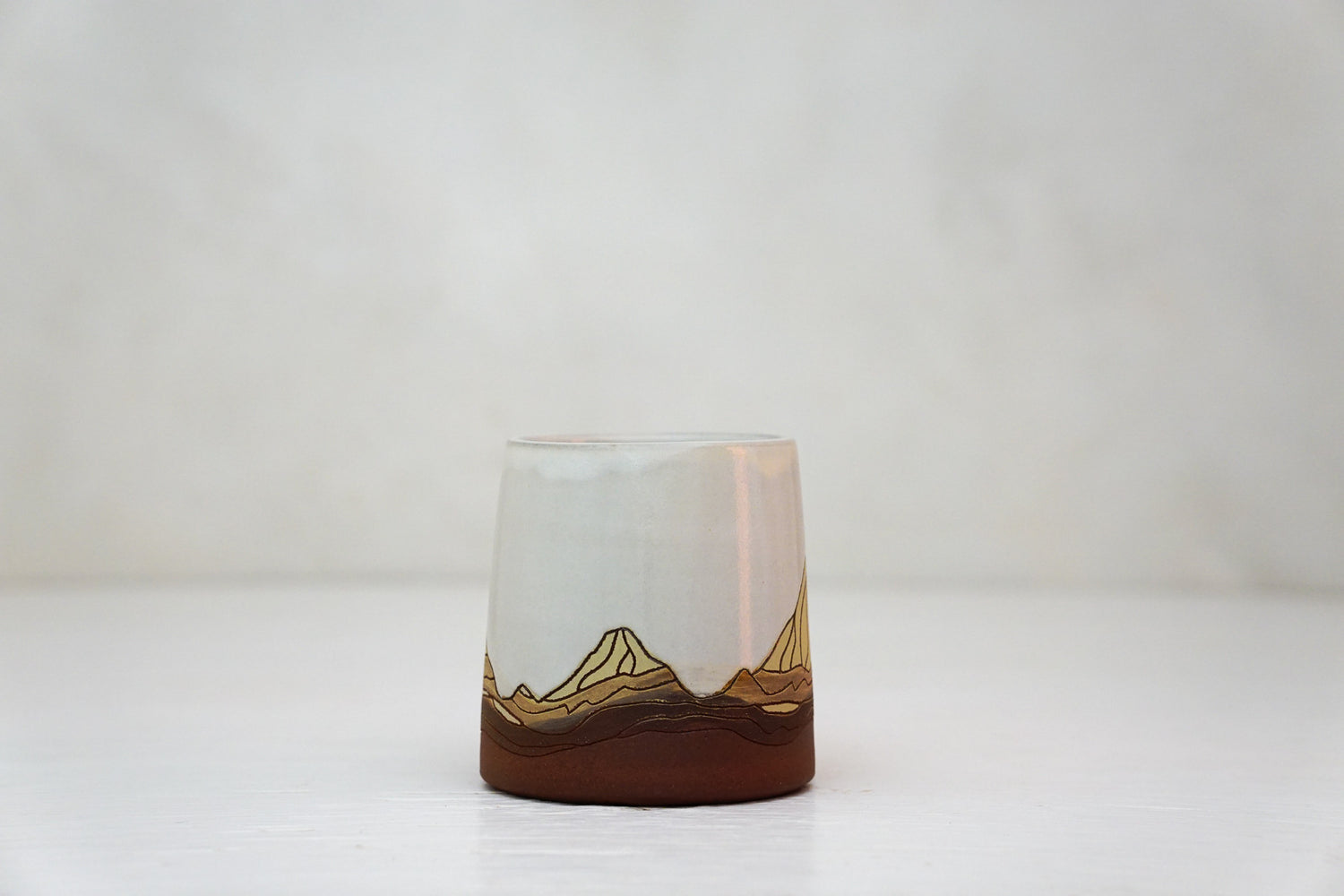 E Teton yellows Tiny mug in White