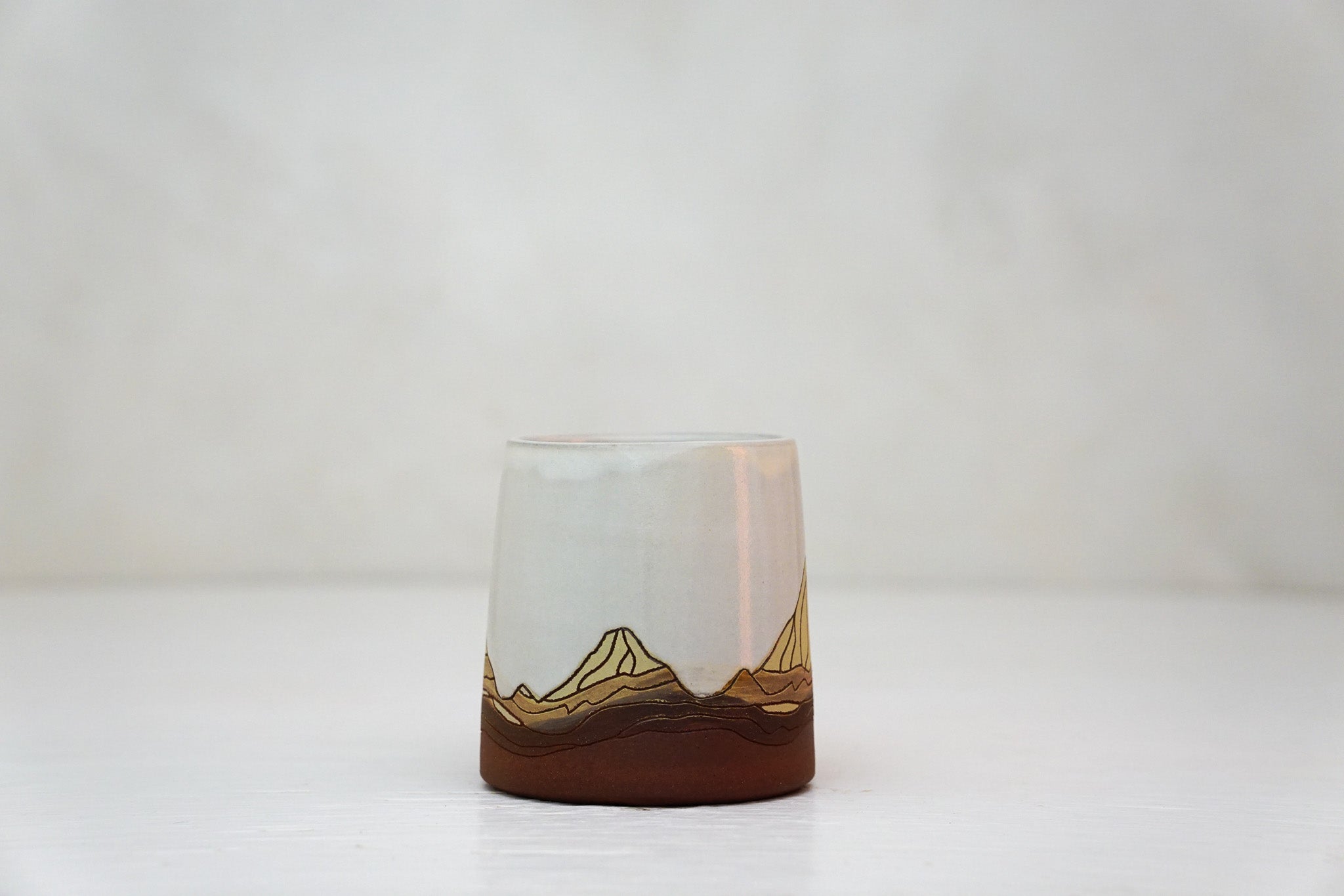 E Teton yellows Tiny mug in White