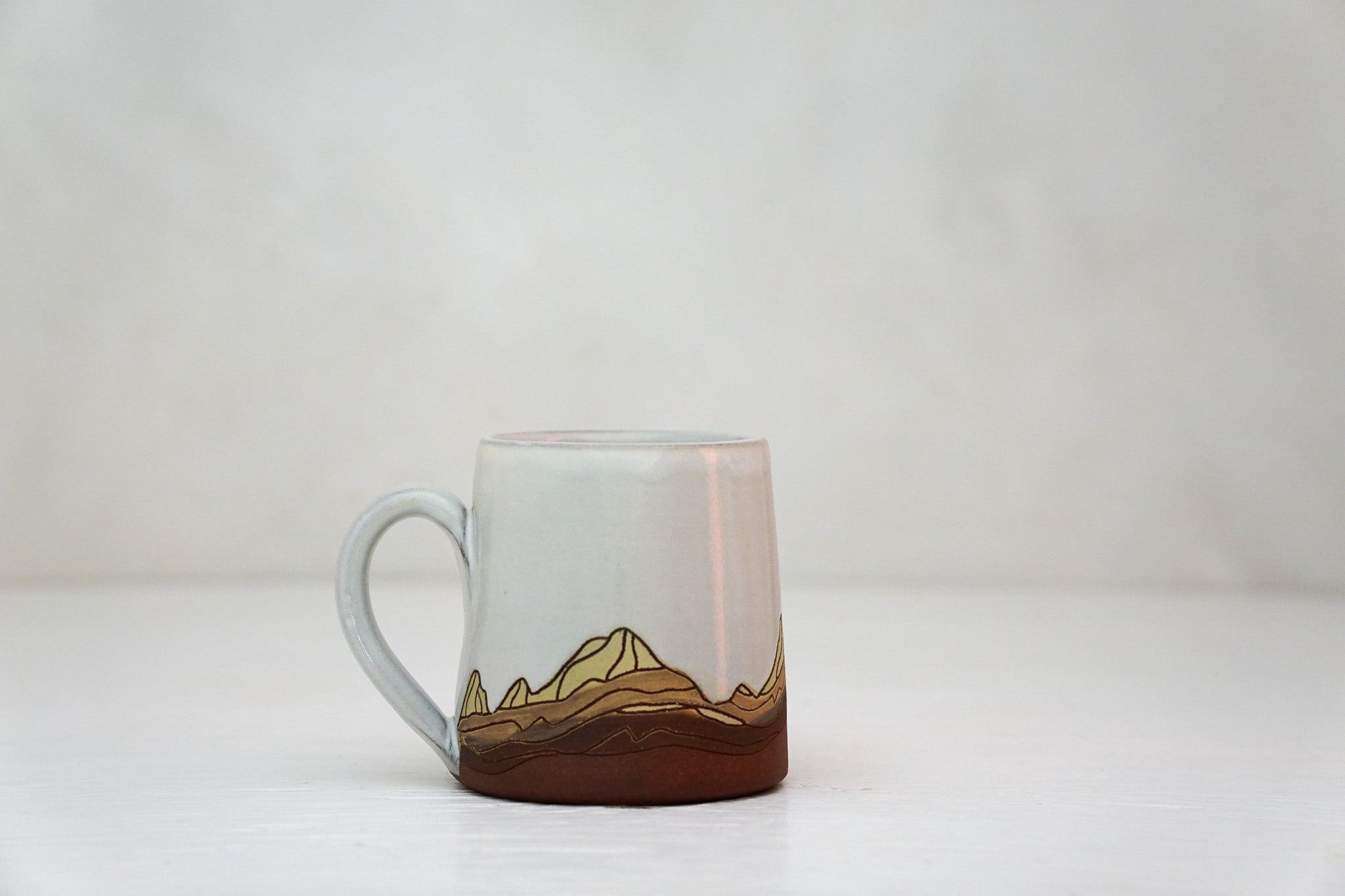 E Teton yellows Tiny mug in White